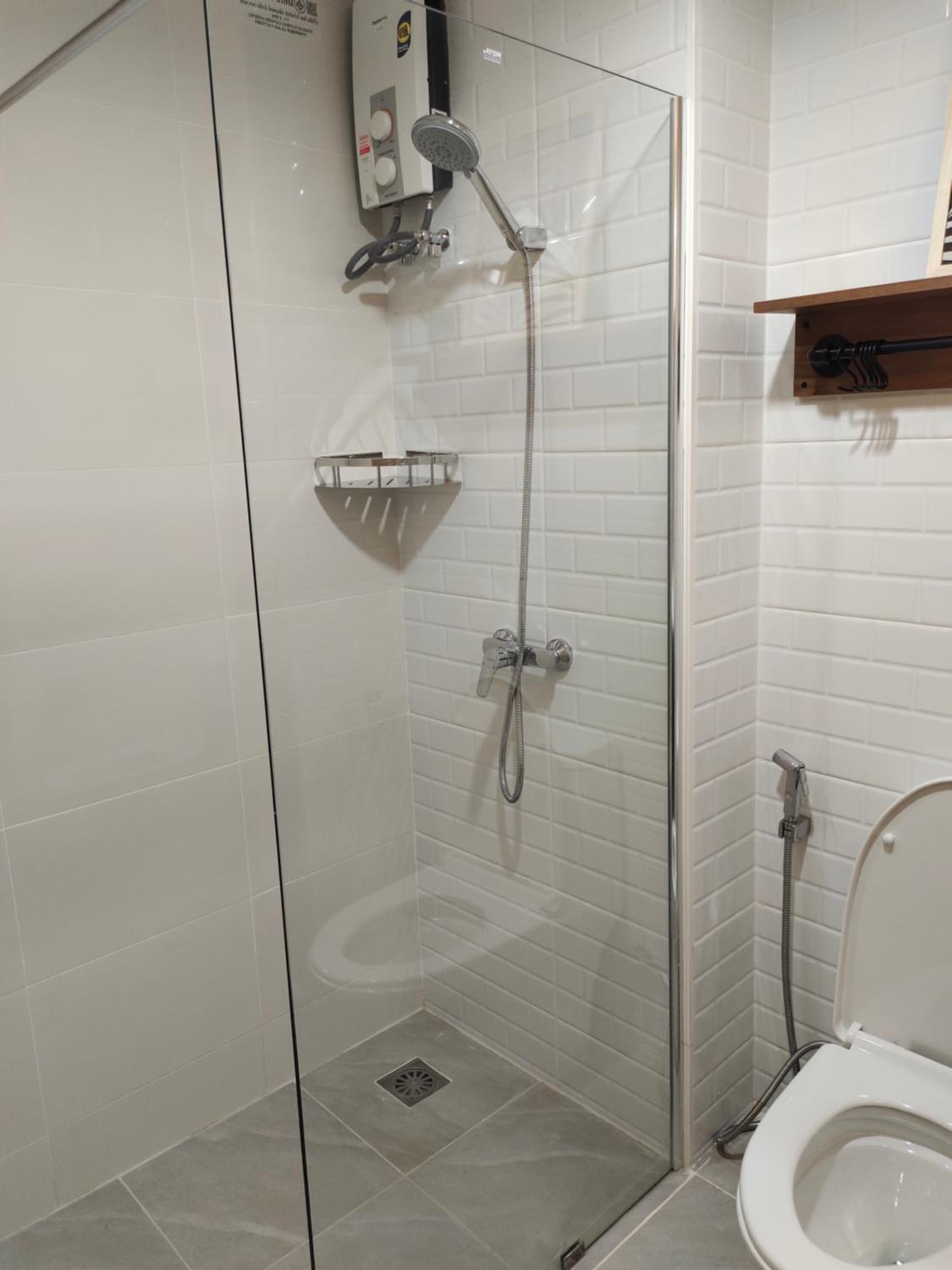 Deluxe Double Room (2 Adults + 1 Child) - Photo 15