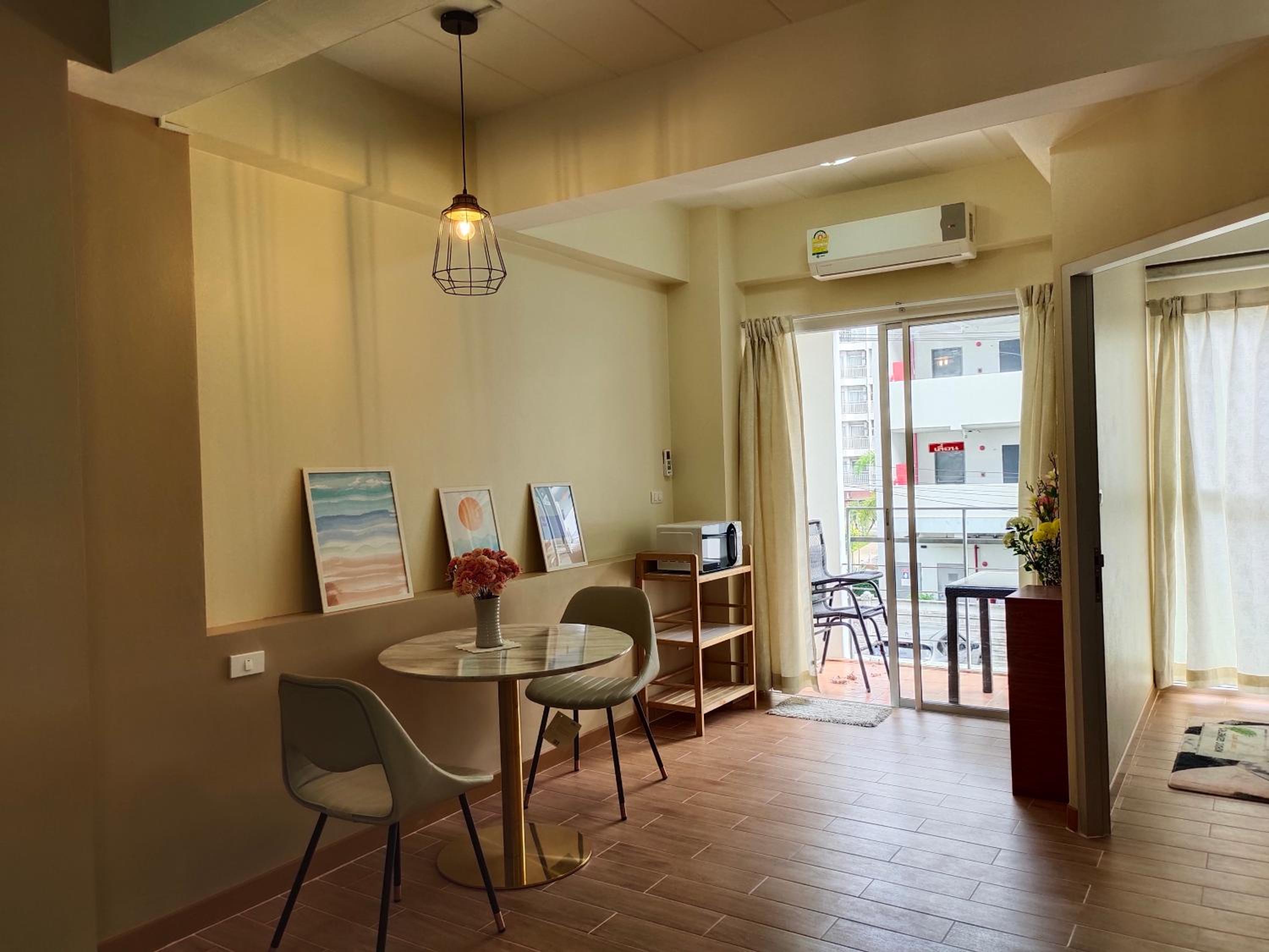 Deluxe Double Room (2 Adults + 1 Child) - Photo 16