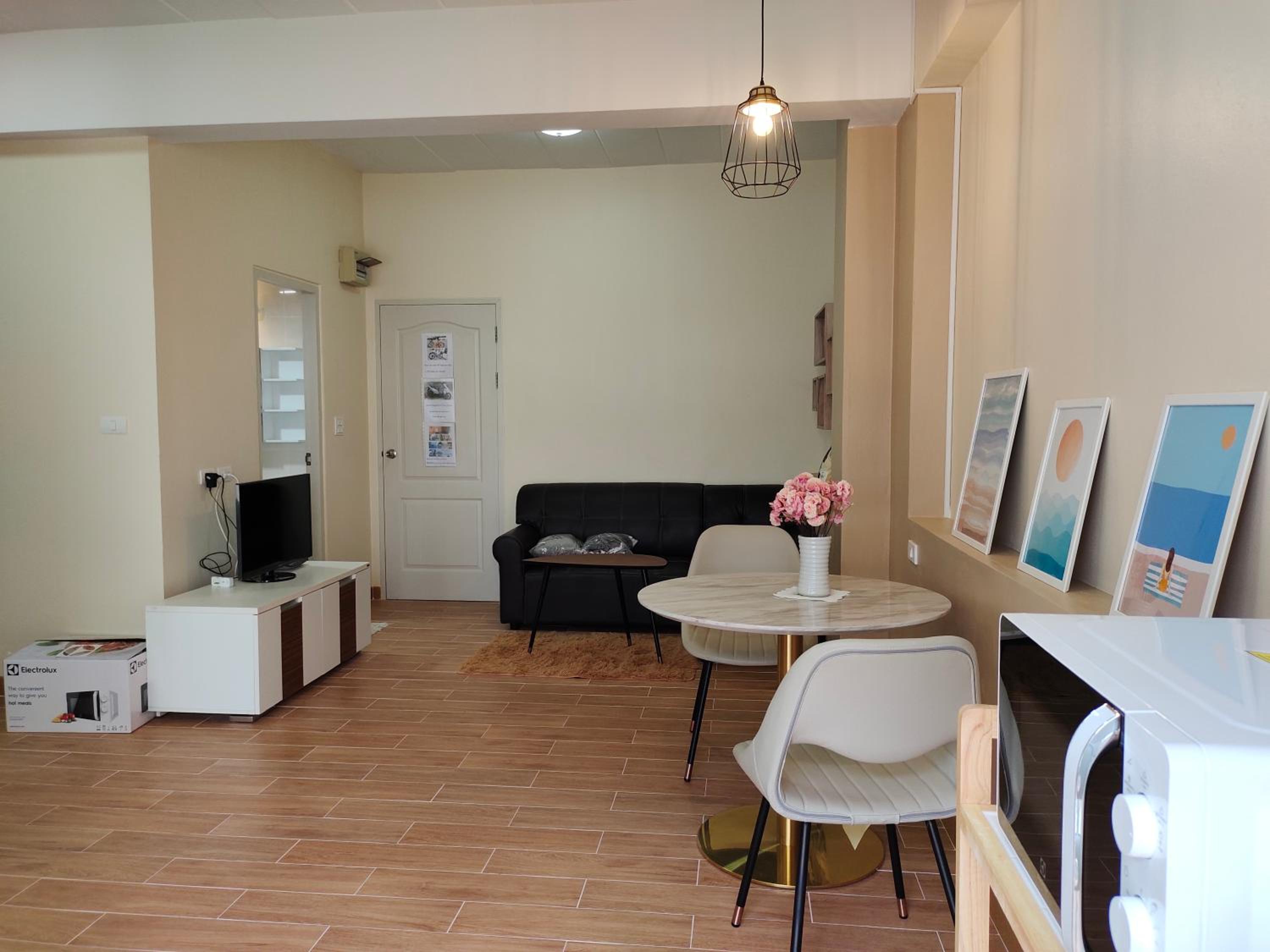 Deluxe Double Room (2 Adults + 1 Child) - Photo 10