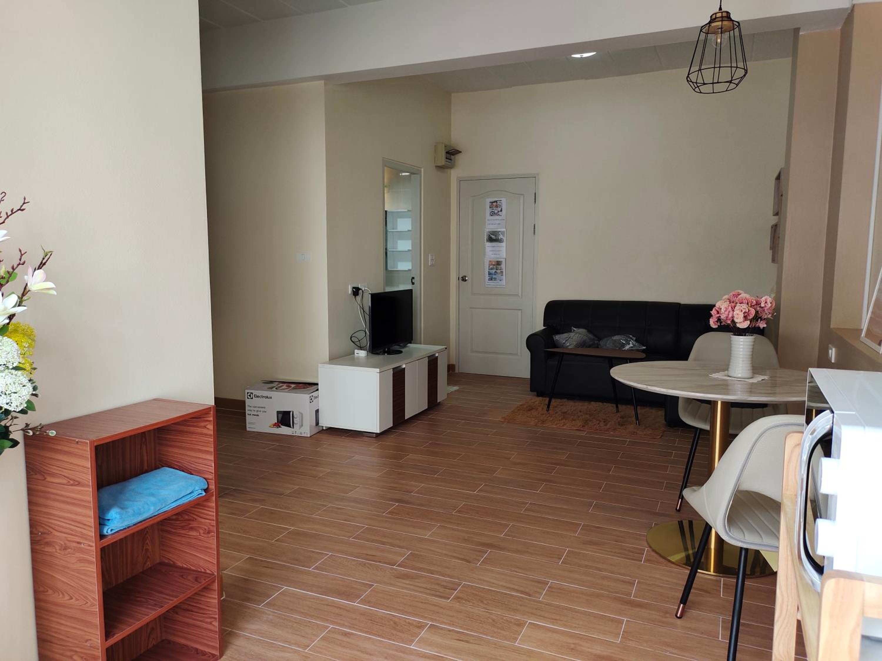 Deluxe Double Room (2 Adults + 1 Child) - Photo 7