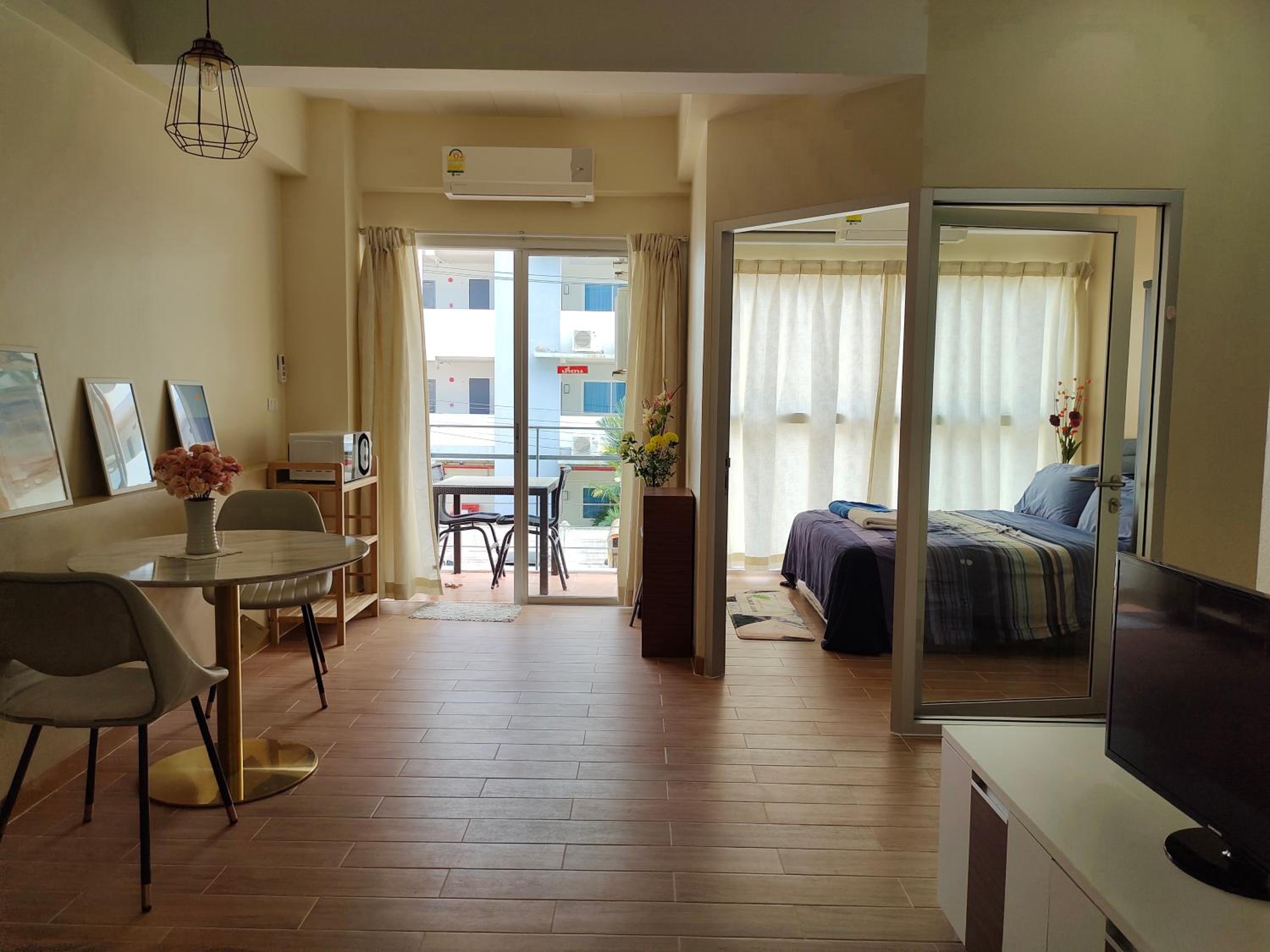 Deluxe Double Room (2 Adults + 1 Child) - Photo 6