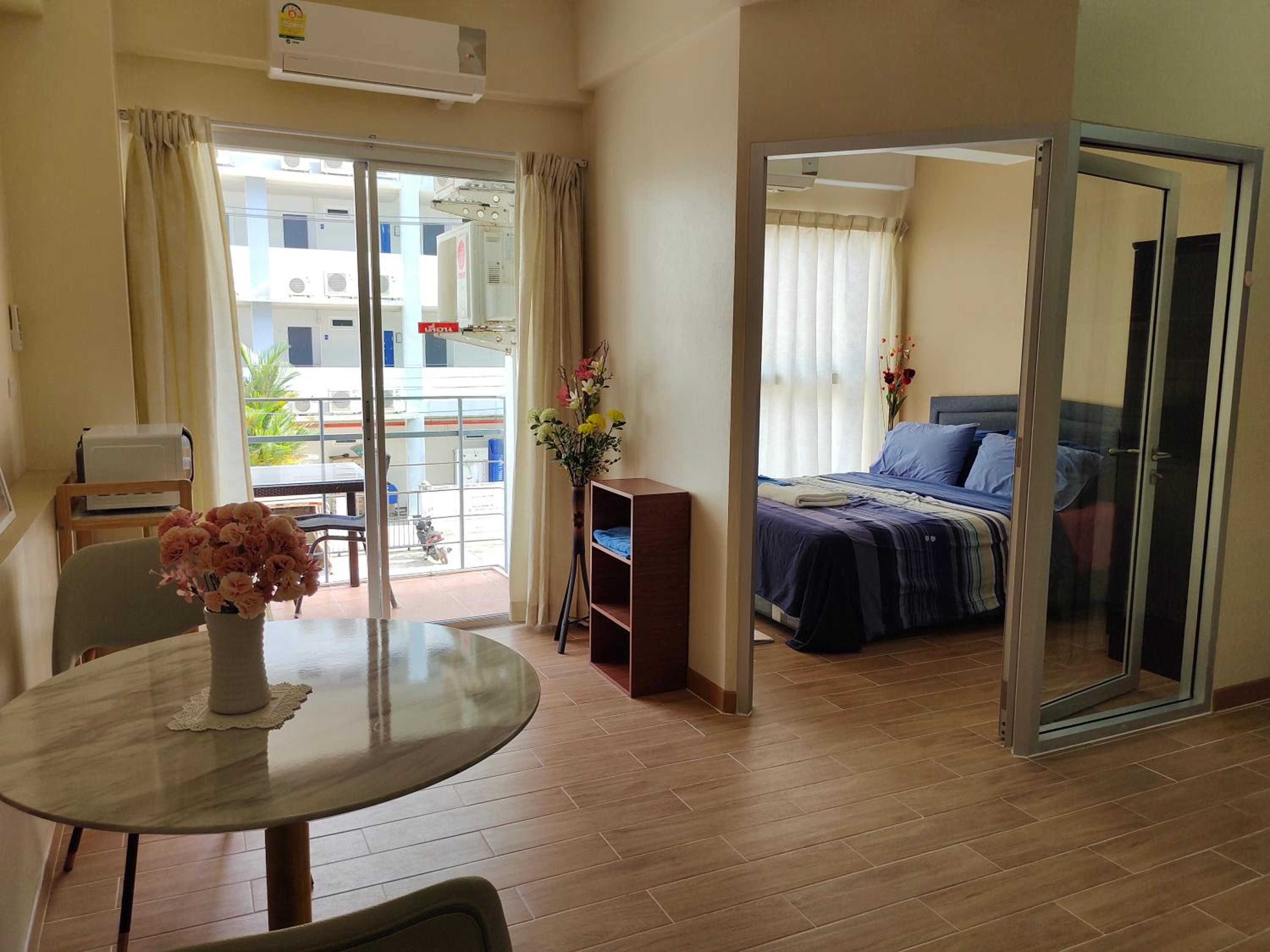 Deluxe Double Room (2 Adults + 1 Child) - Photo 5