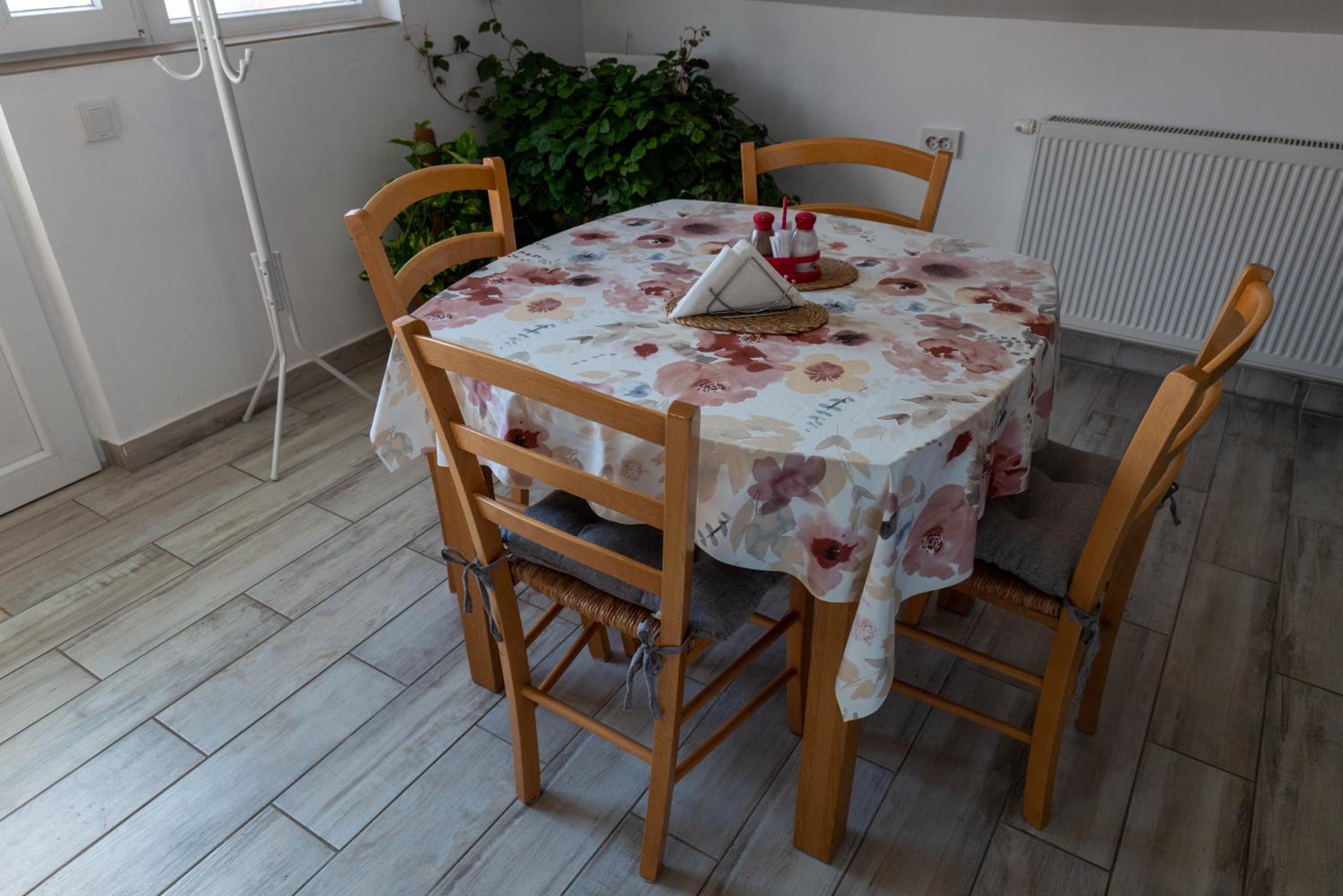 Studio Apartment - Photo 12