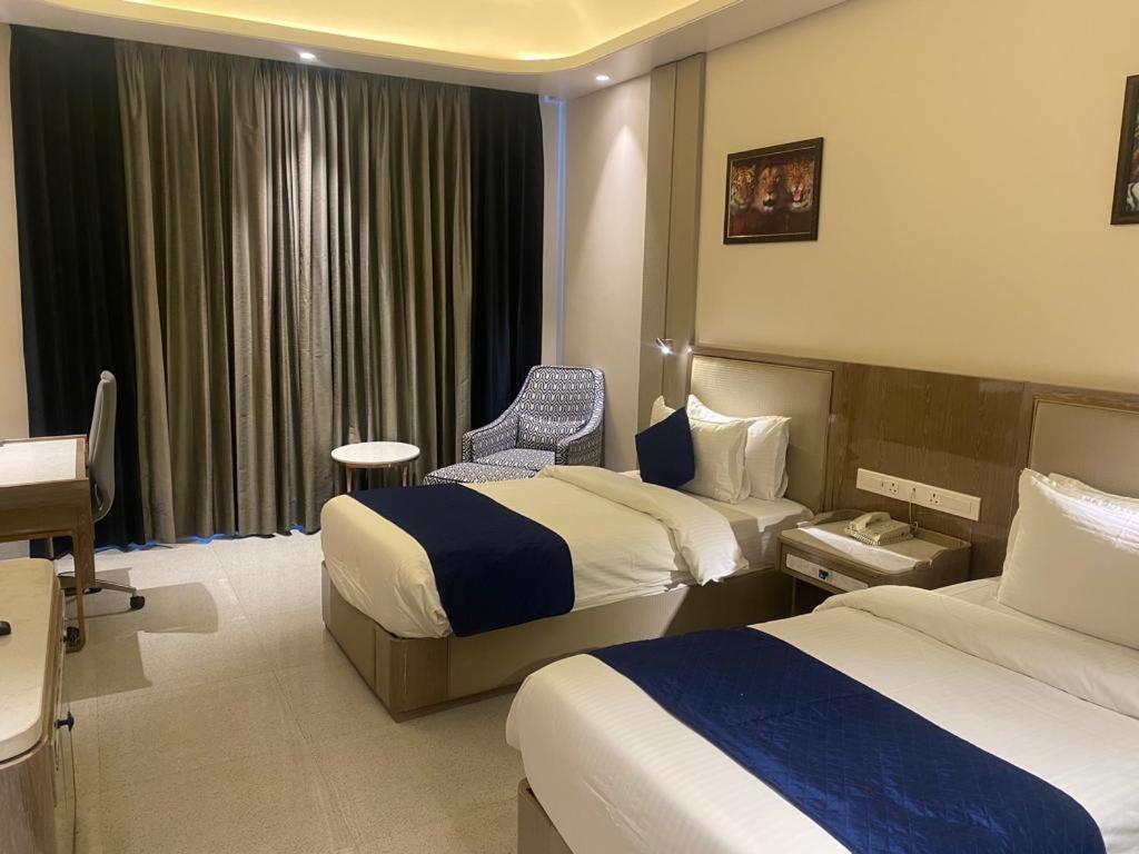 Deluxe Twin Room - 15% off on session of Spa, 10% off on Food & Beverage services, 10% off on Access to Club