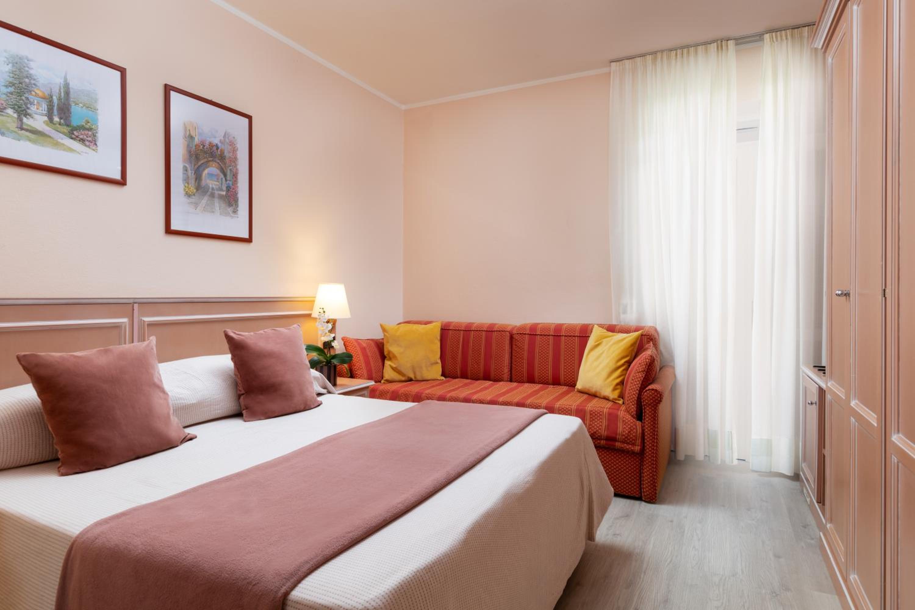 Superior Double or Twin Room - Photo 8