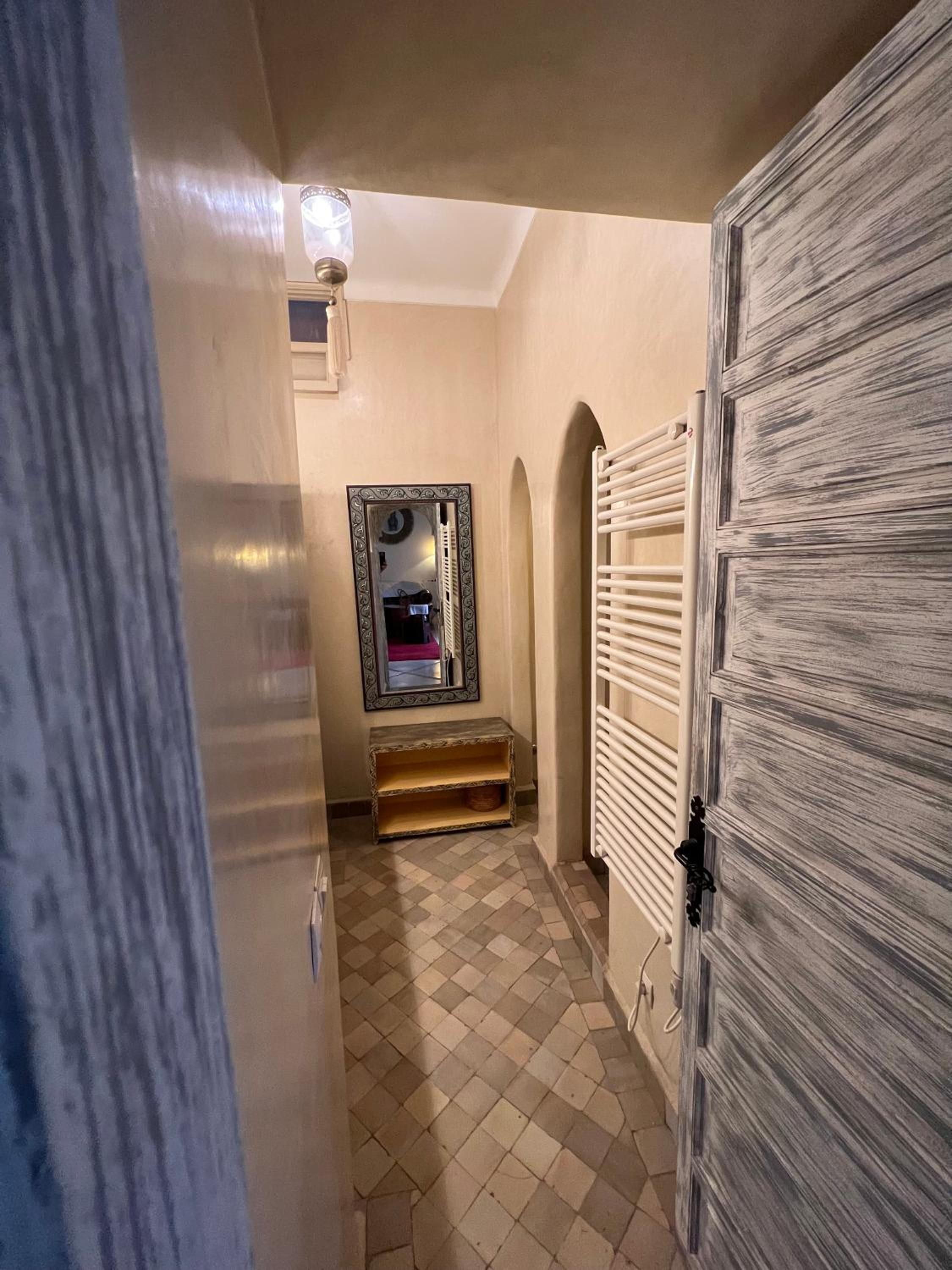 Queen Suite - Photo 2