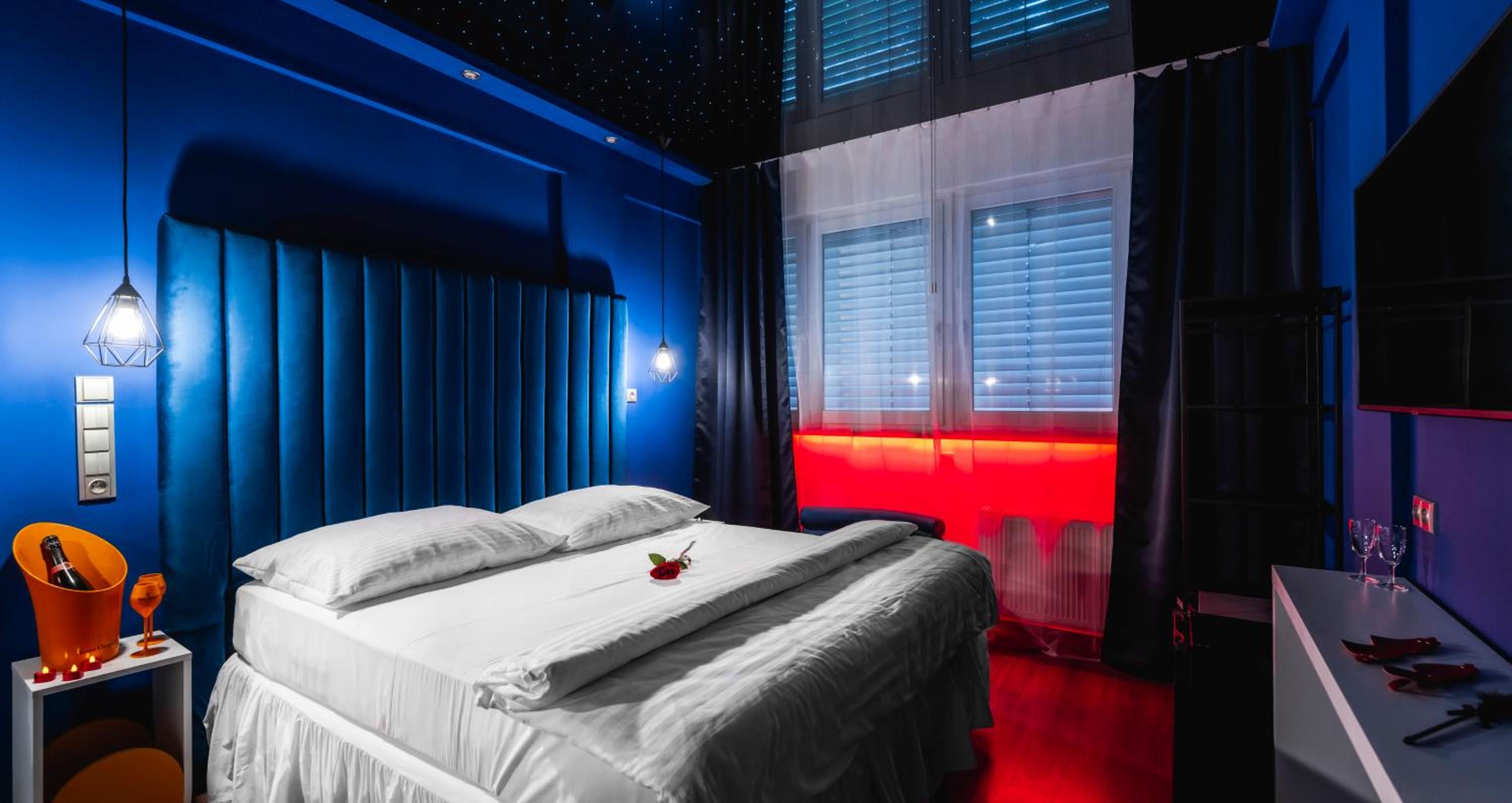 King Room with Pool Access
