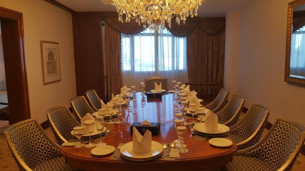 Royal Suite with Lake View photo 3