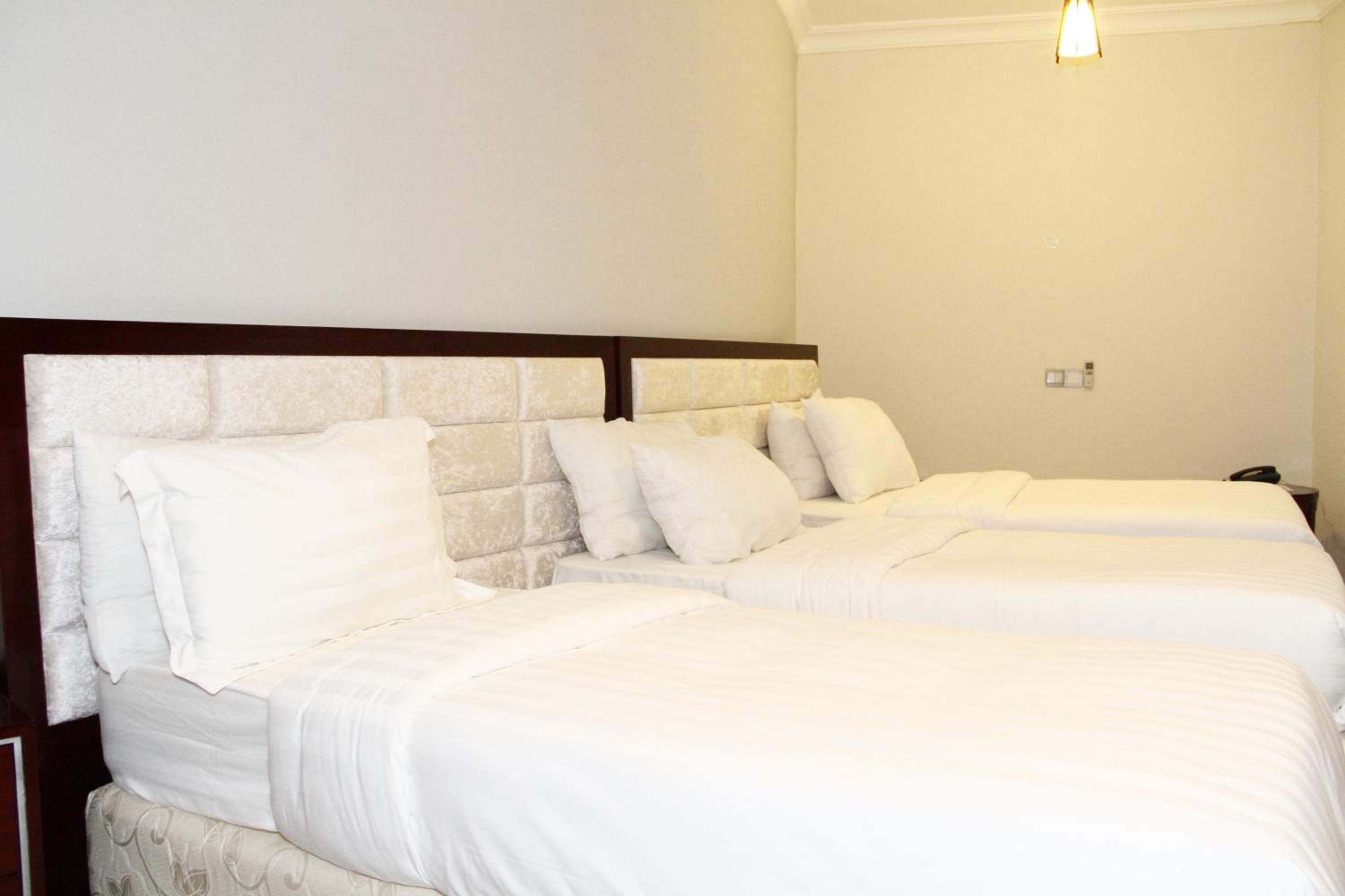 Standard Triple Room photo 3