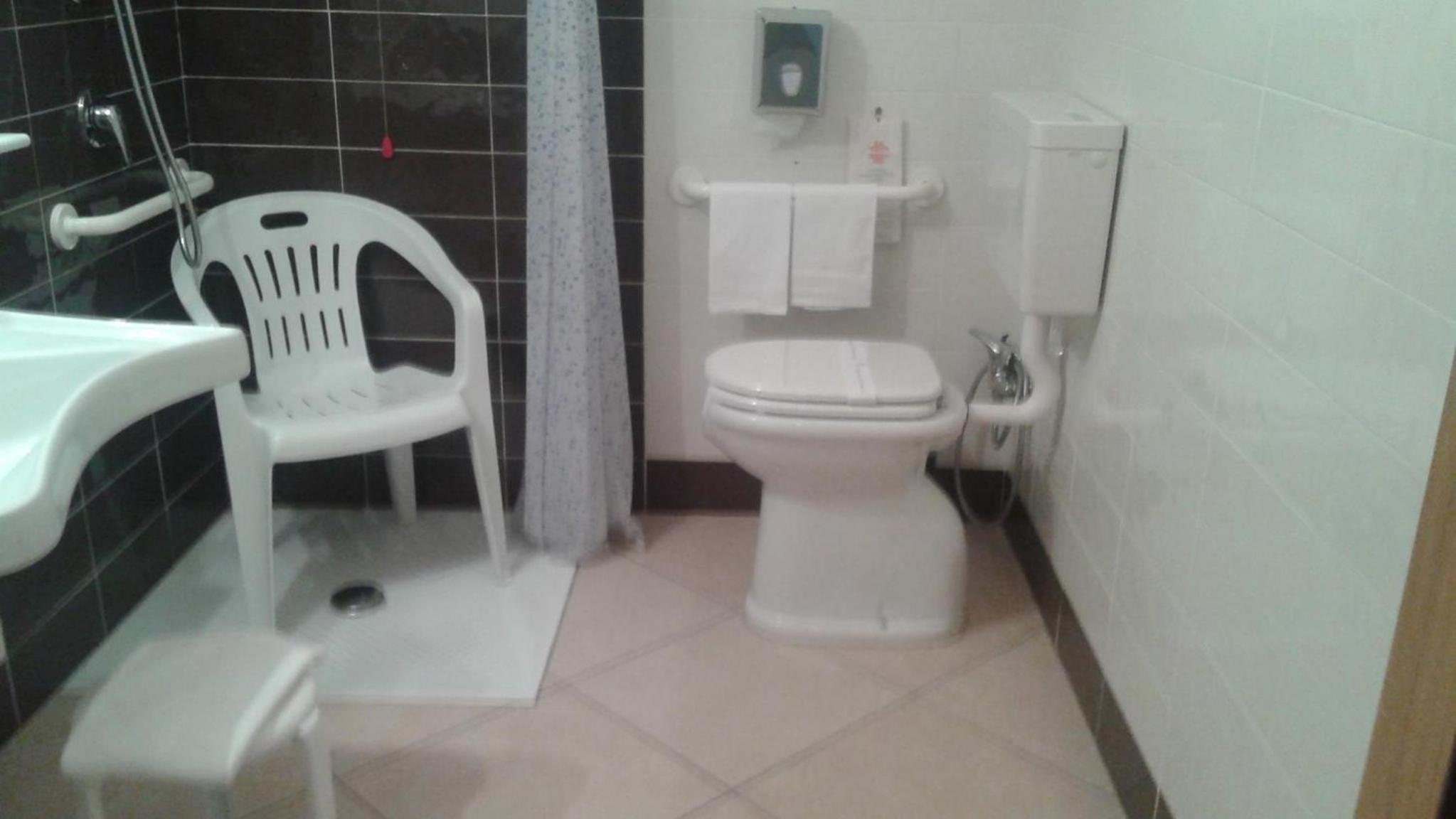 Manhattan Village Hotel, Billede 3
