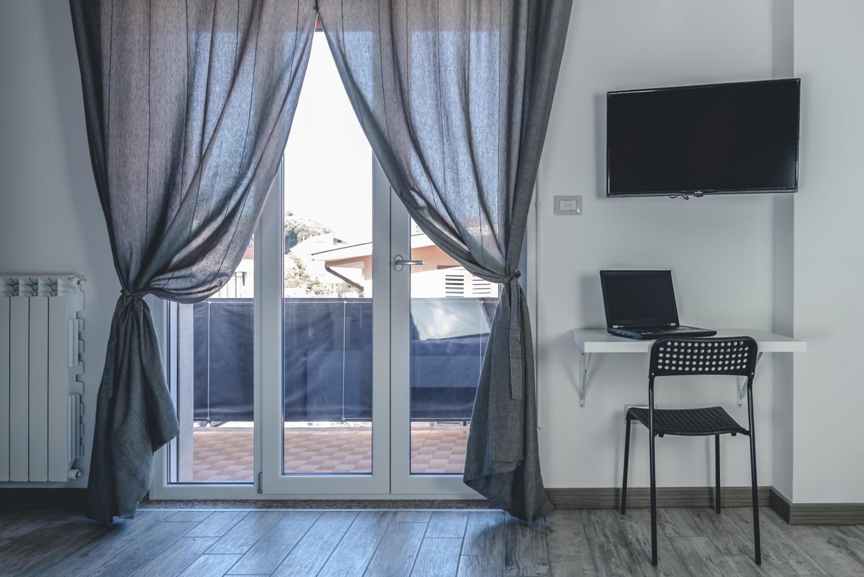 King Room with Balcony photo 2