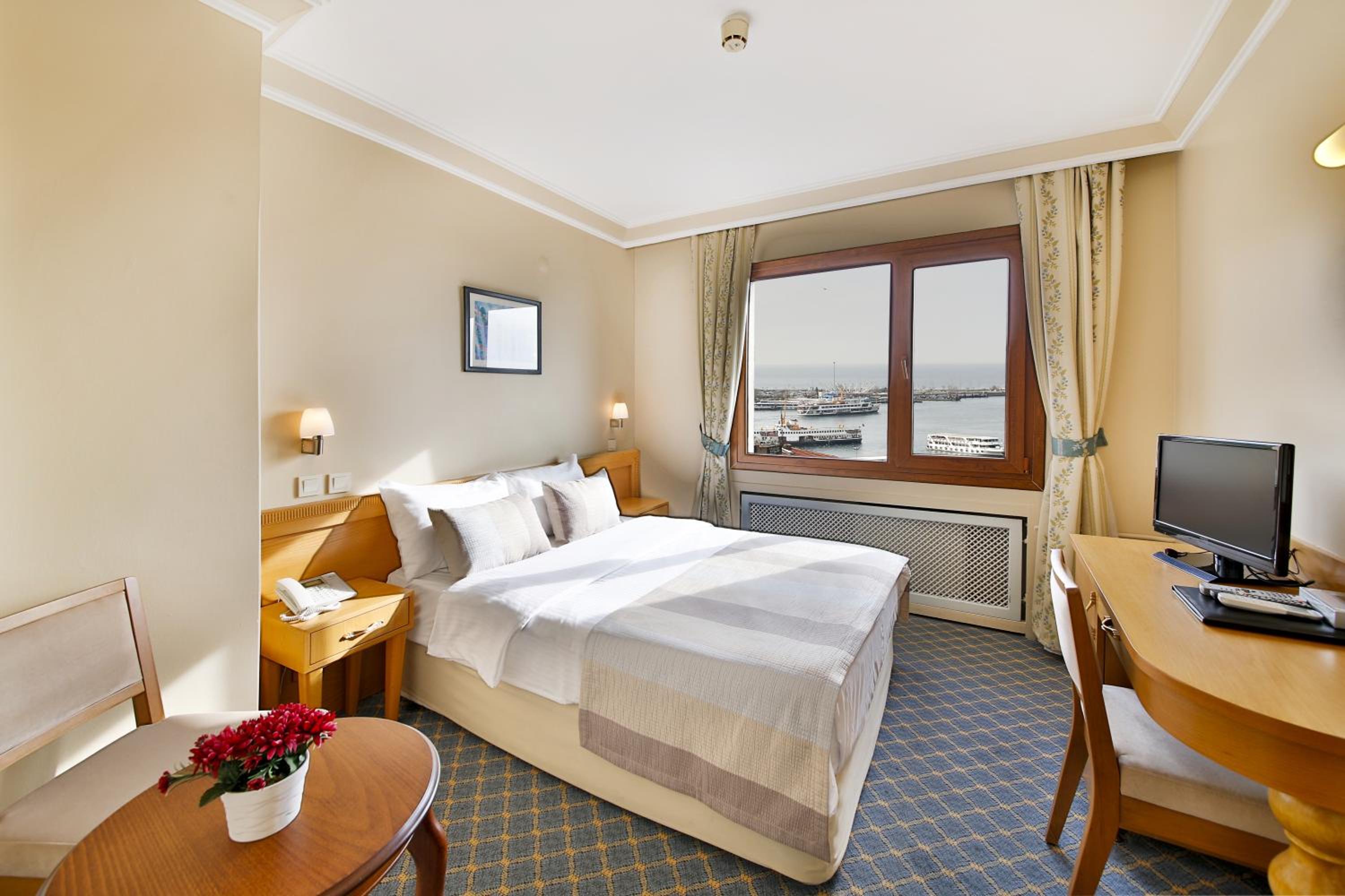 Budget Double Room photo 1