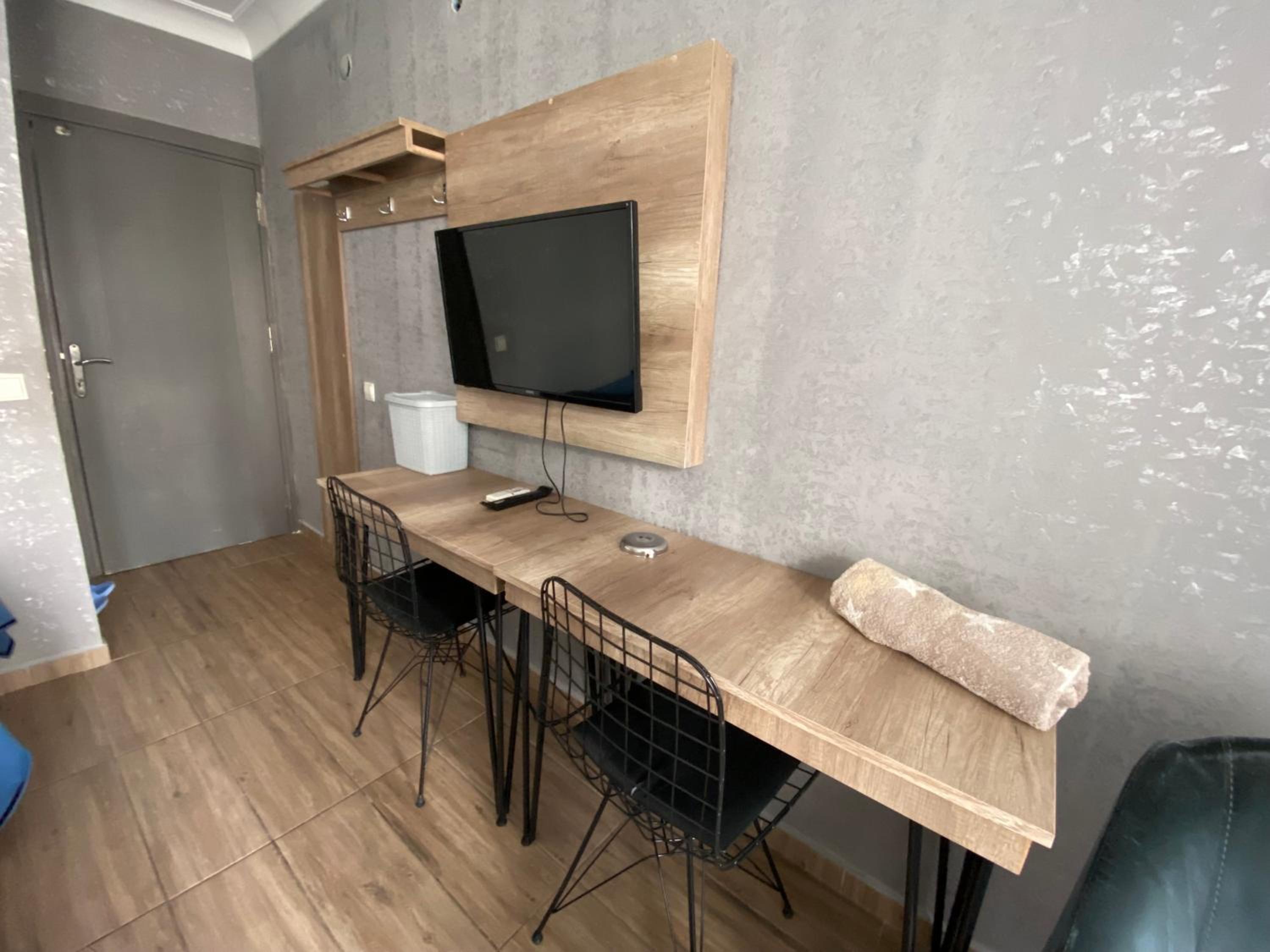 Quadruple Room with Private Bathroom
