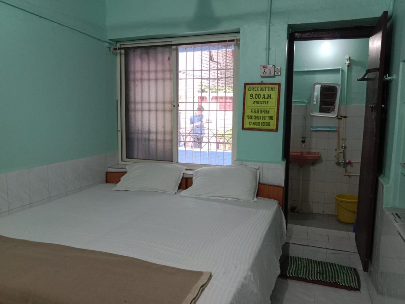 Standard Double Room with Fan photo 3