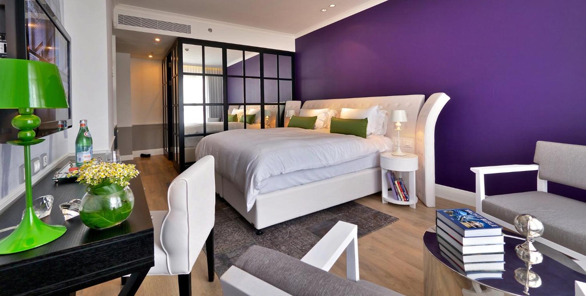 Premium Twin Room - Accessible thumbnail 5