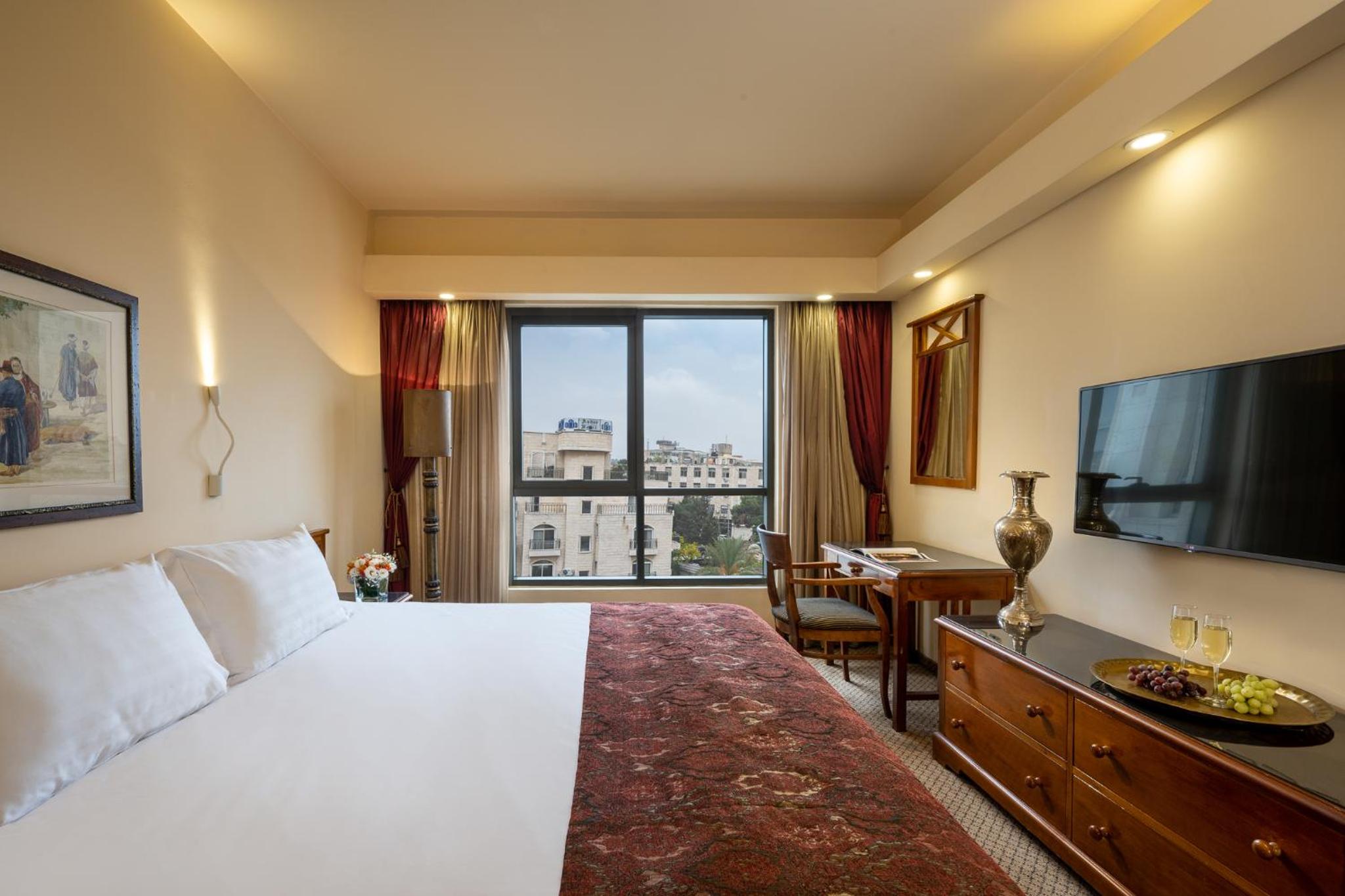 One-Bedroom Suite - Photo 1