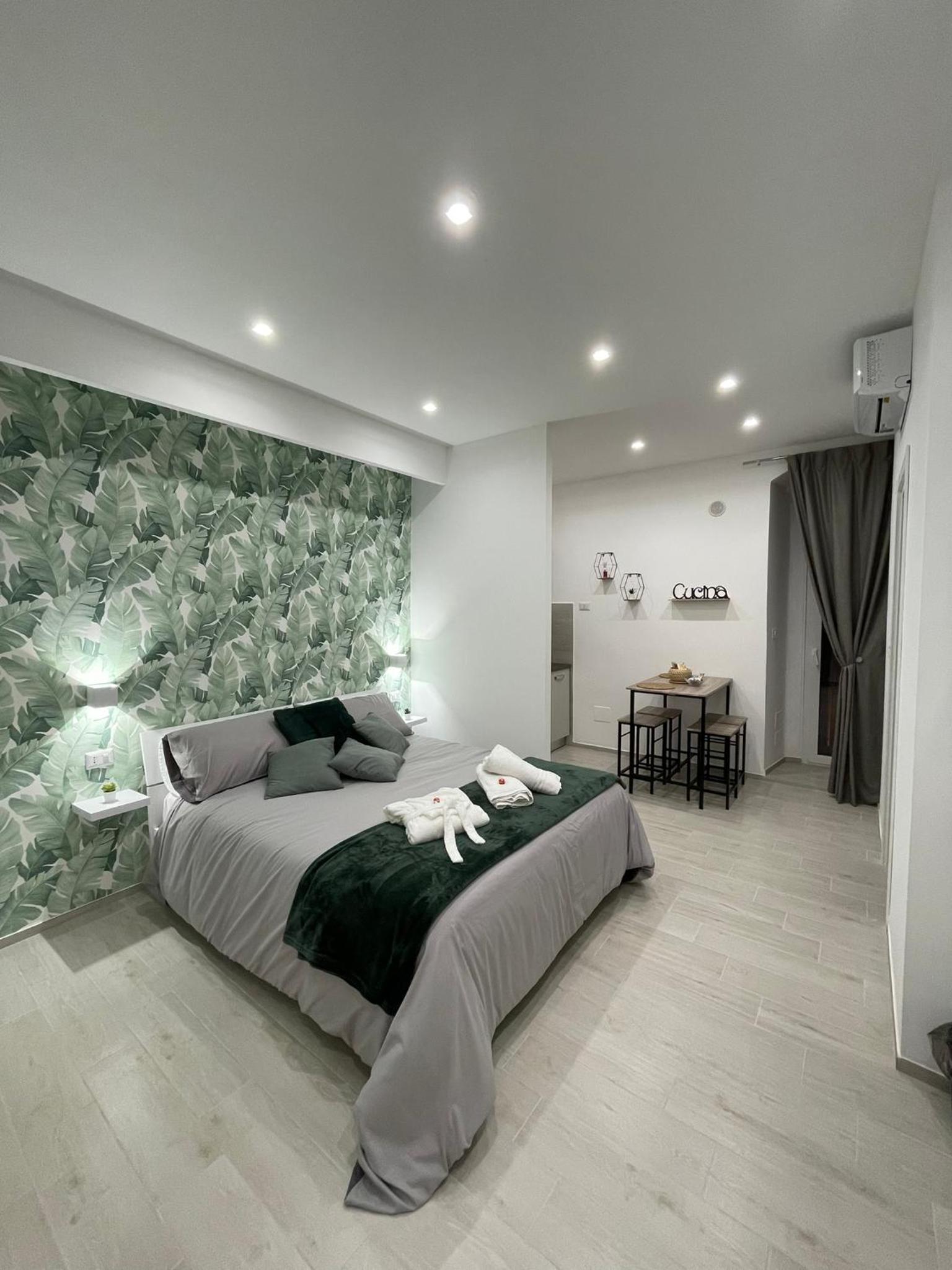 One-Bedroom House photo 1