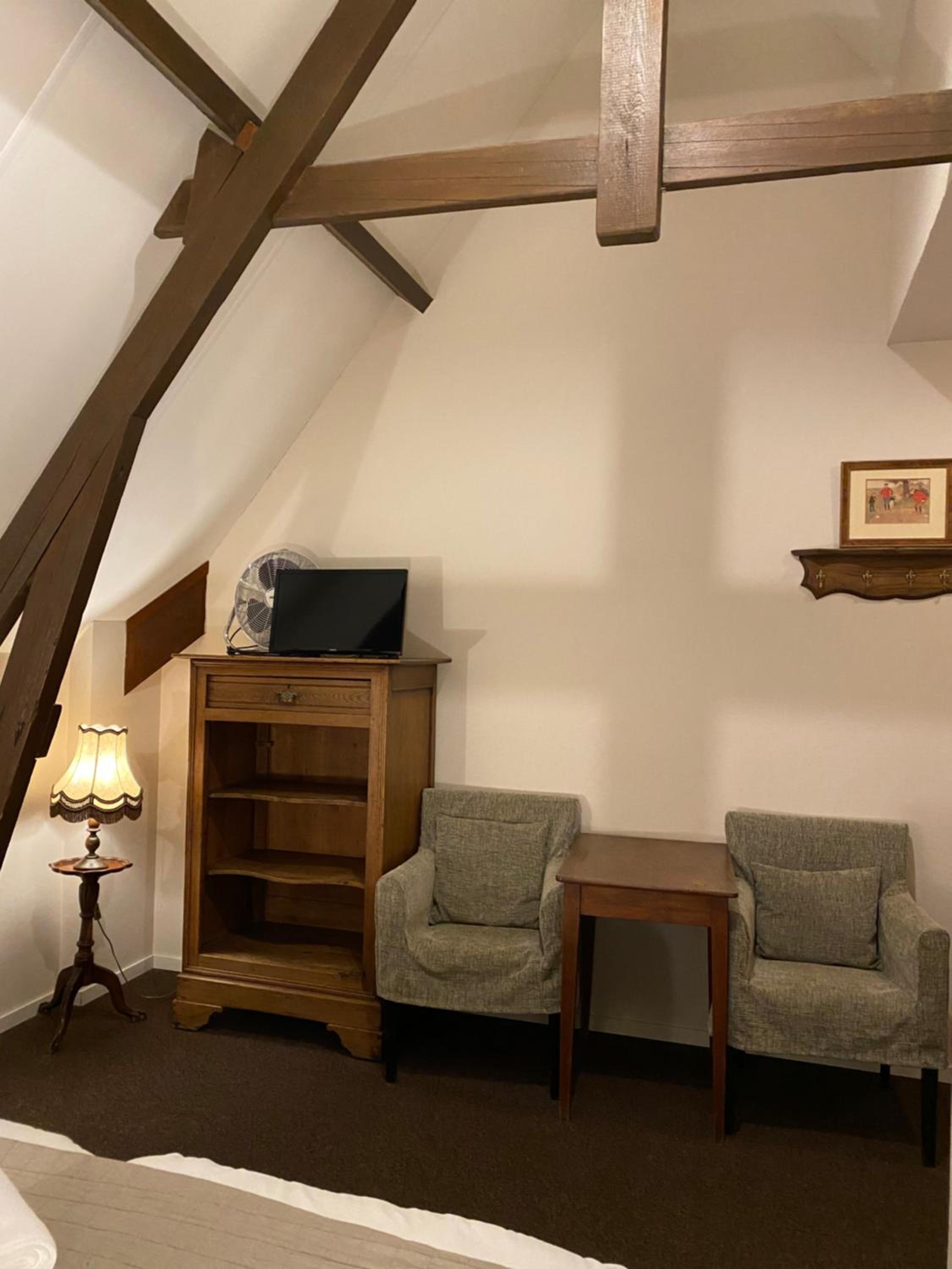 Standard Double Room - Photo 4
