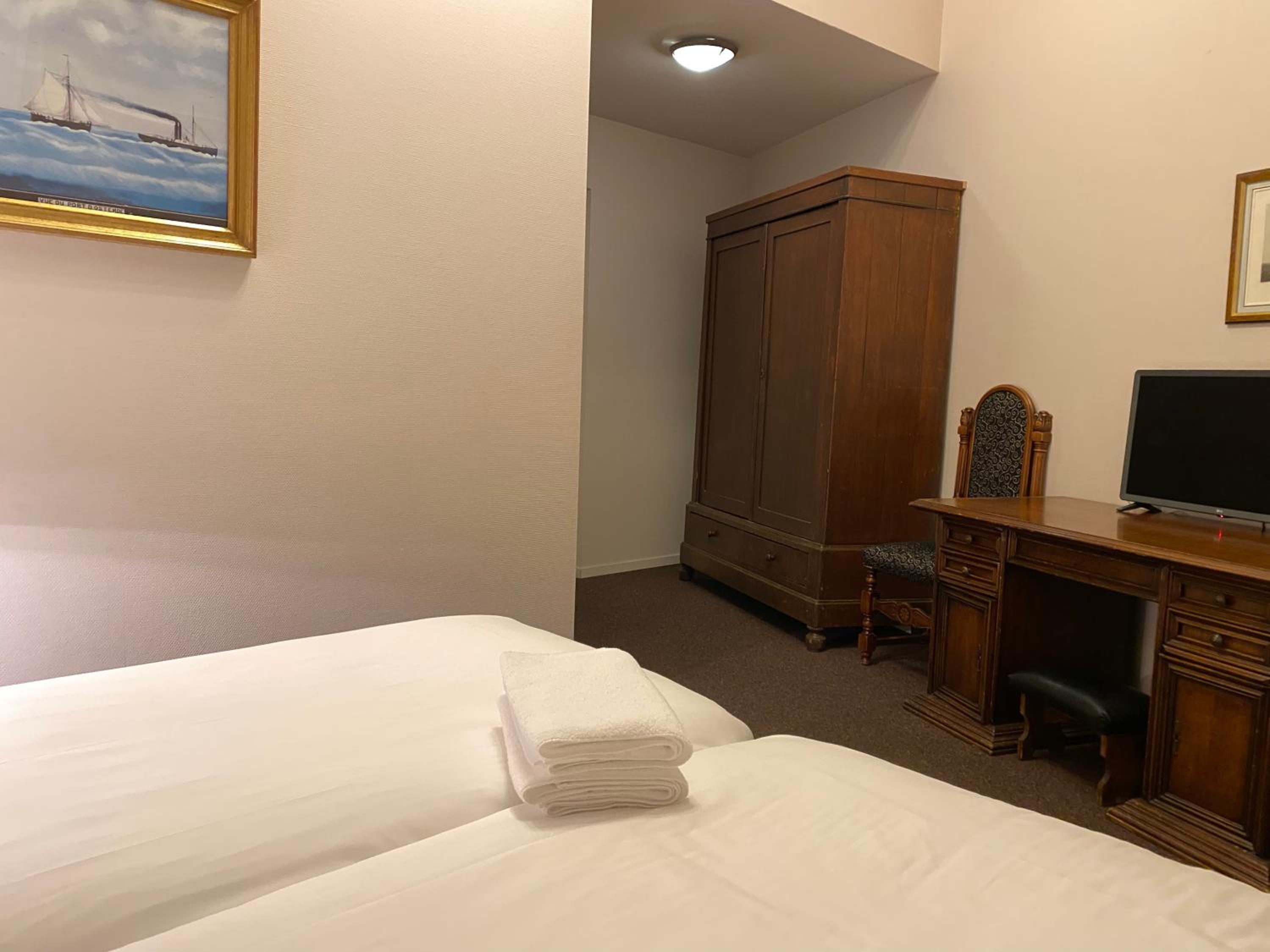 Standard Double Room - Photo 5