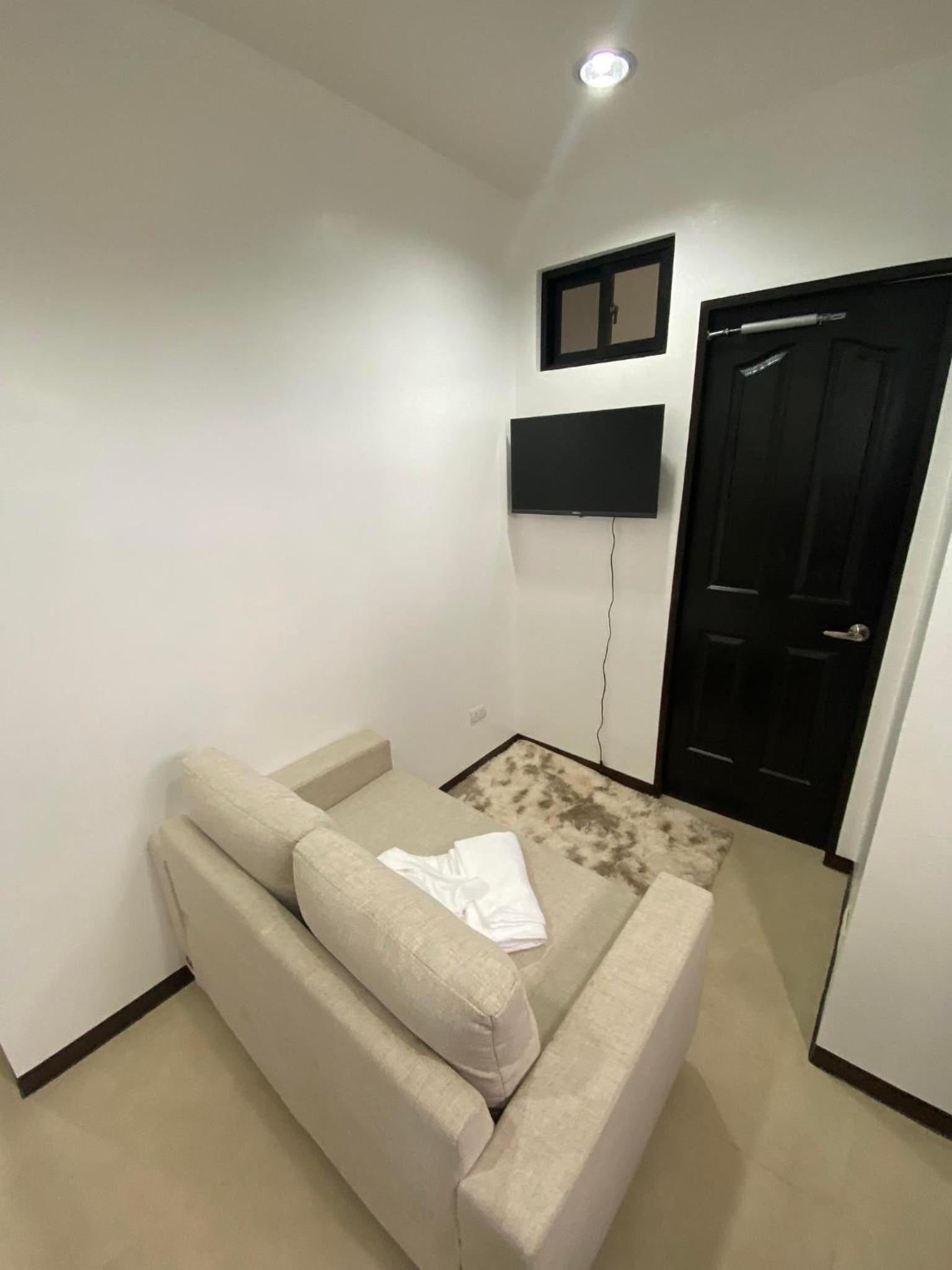Deluxe Queen Room - Photo 3
