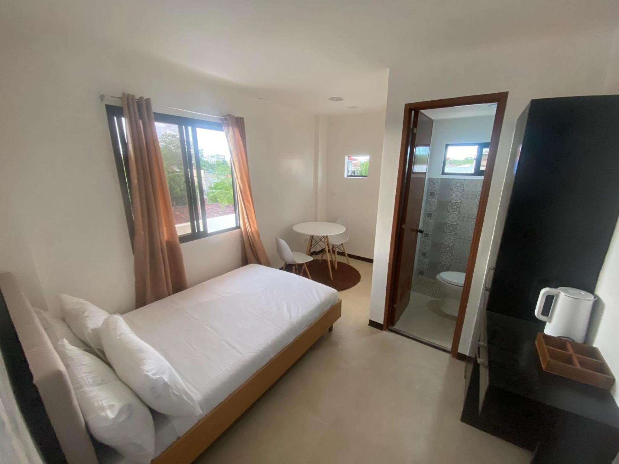Budget Twin Room - Photo 5