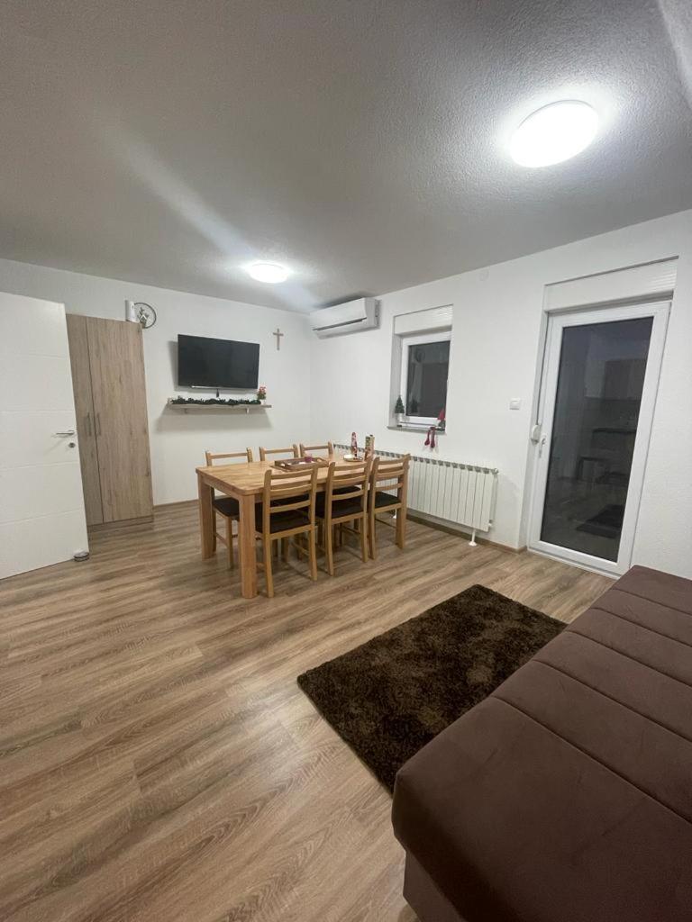 Two-Bedroom Apartment photo 2