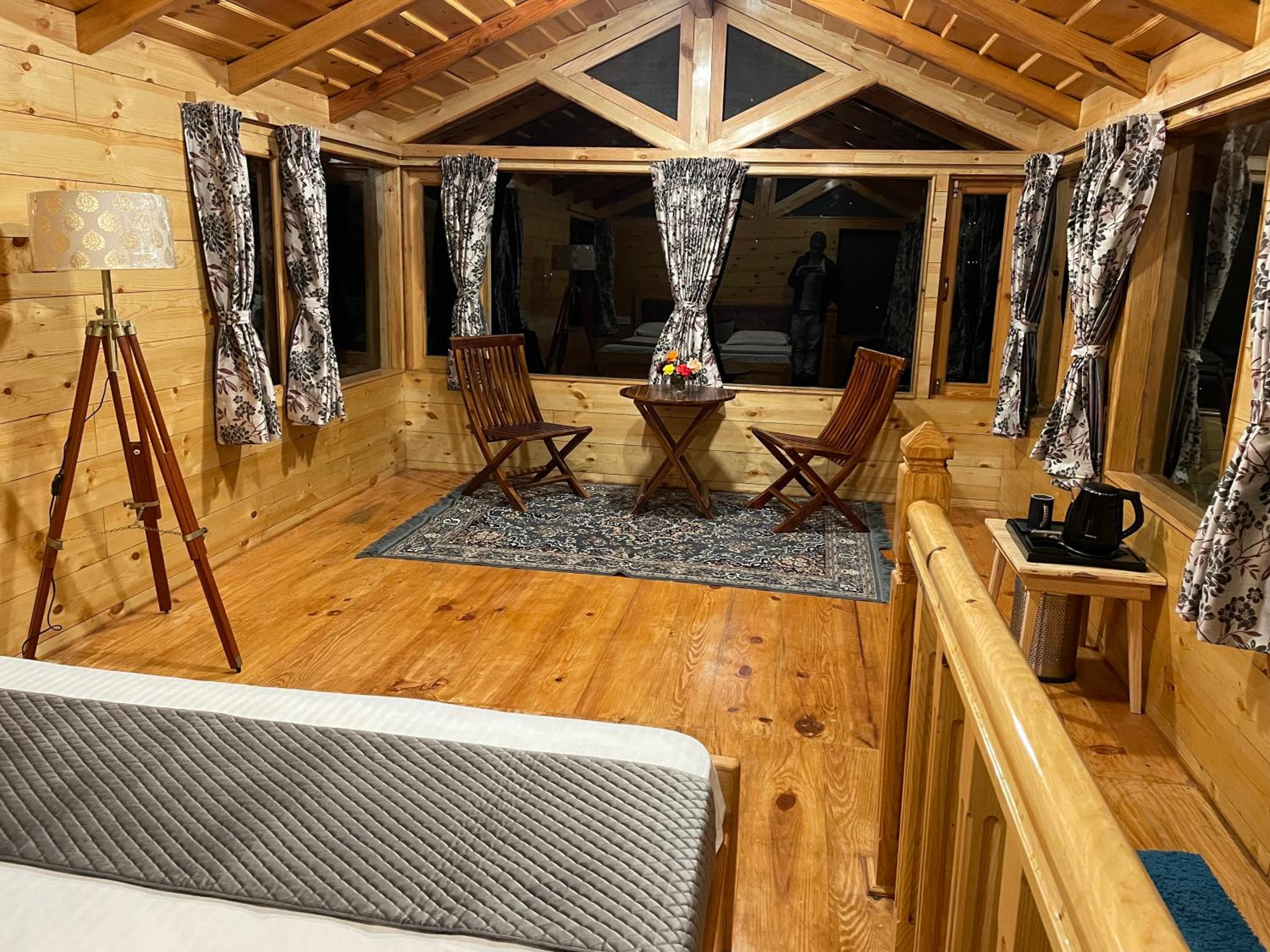 Deluxe Suite - Photo 3