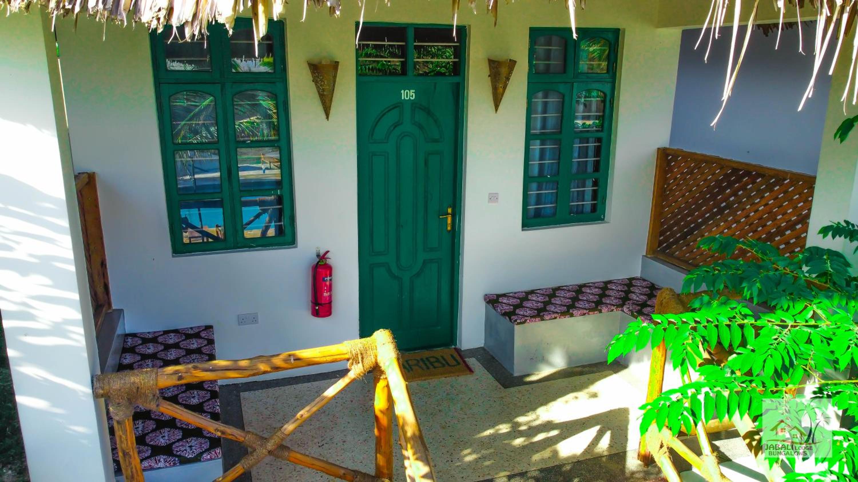 Double Room with Pool View - Photo 12