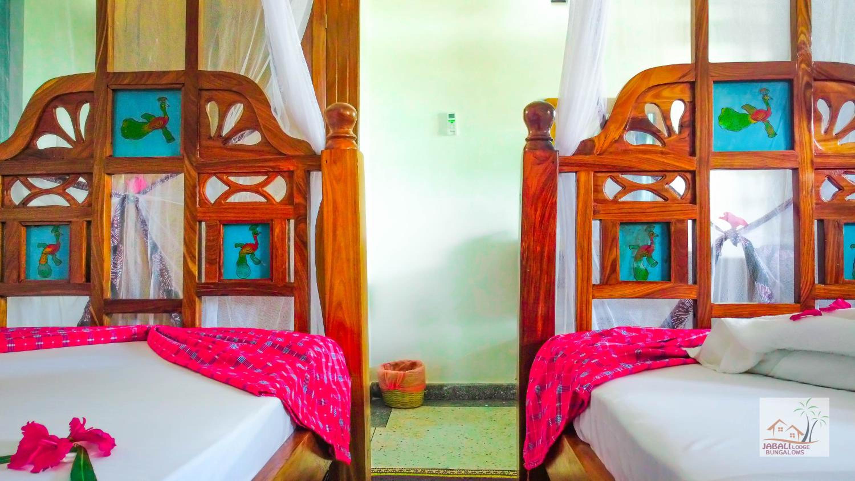 Twin Room with Pool View - Photo 11