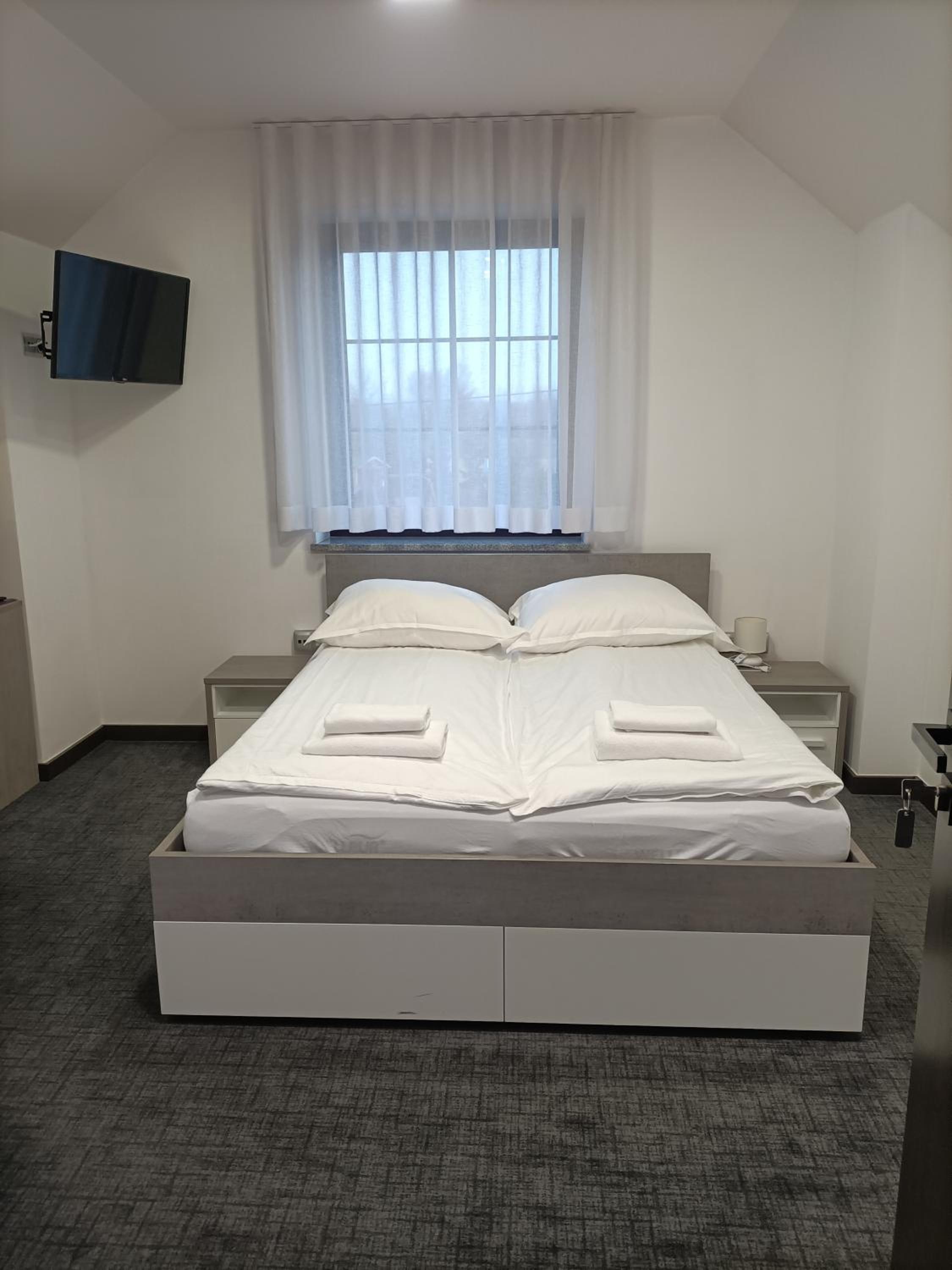 Quadruple Room with Private Bathroom photo 1