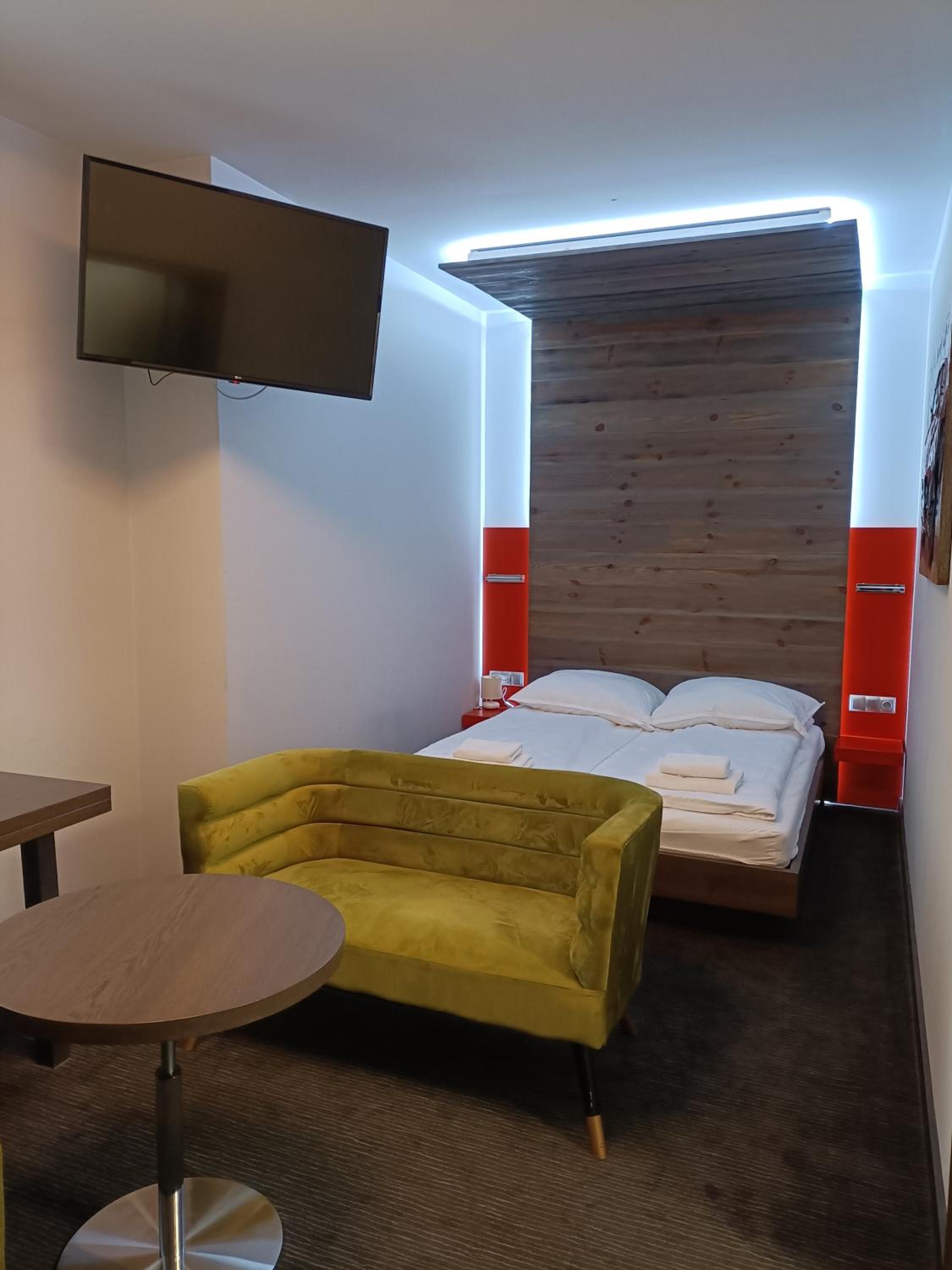 Deluxe King Room photo 1