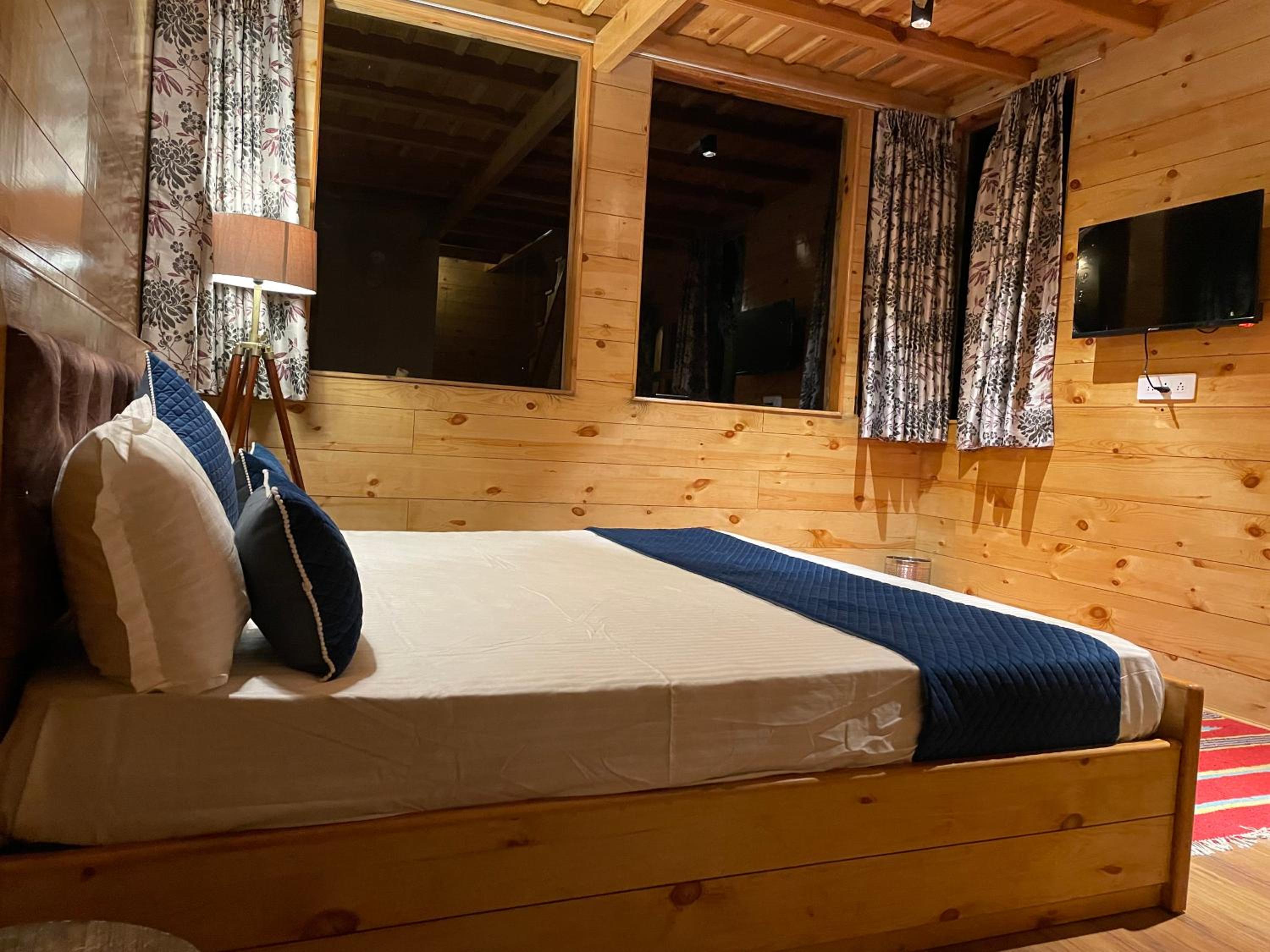 Deluxe Suite - Photo 5
