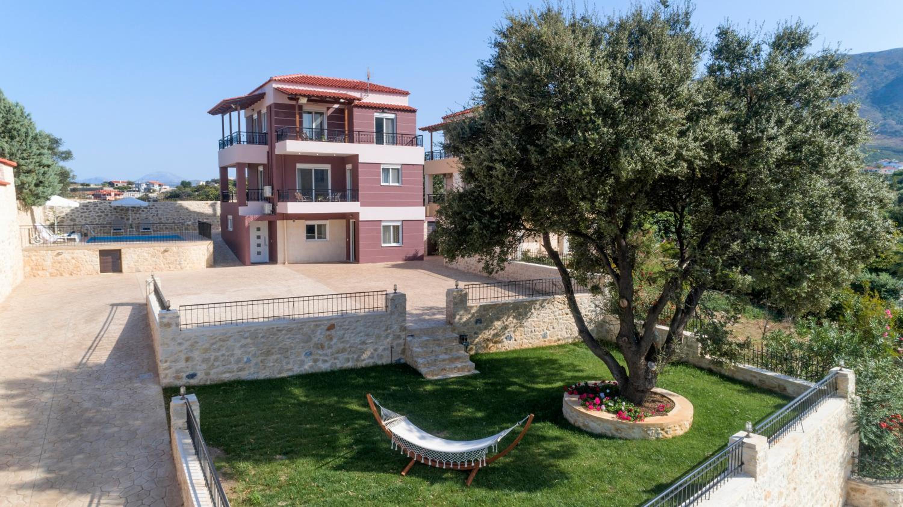 Villa photo 2