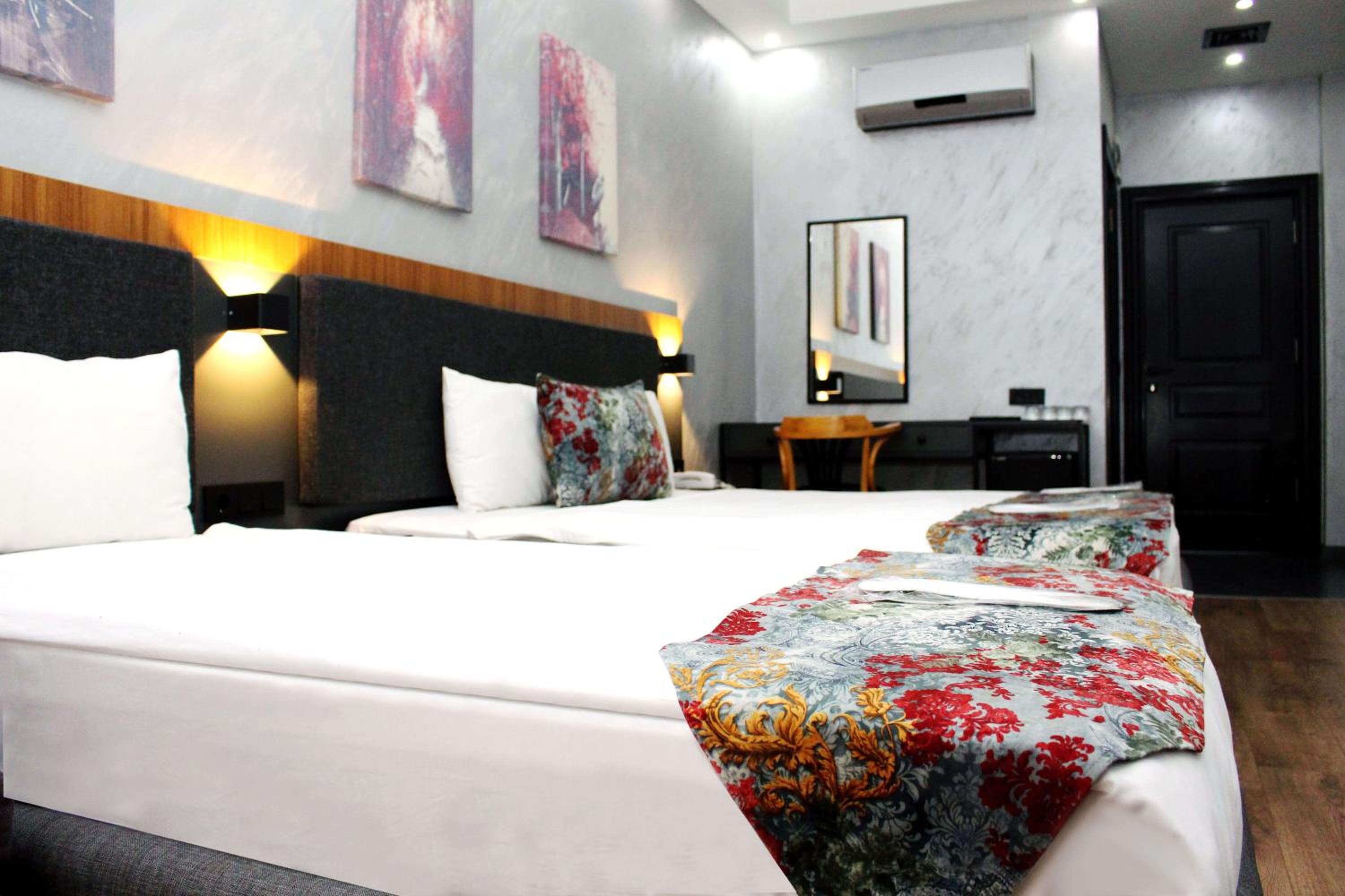 Deluxe Triple Room photo 2