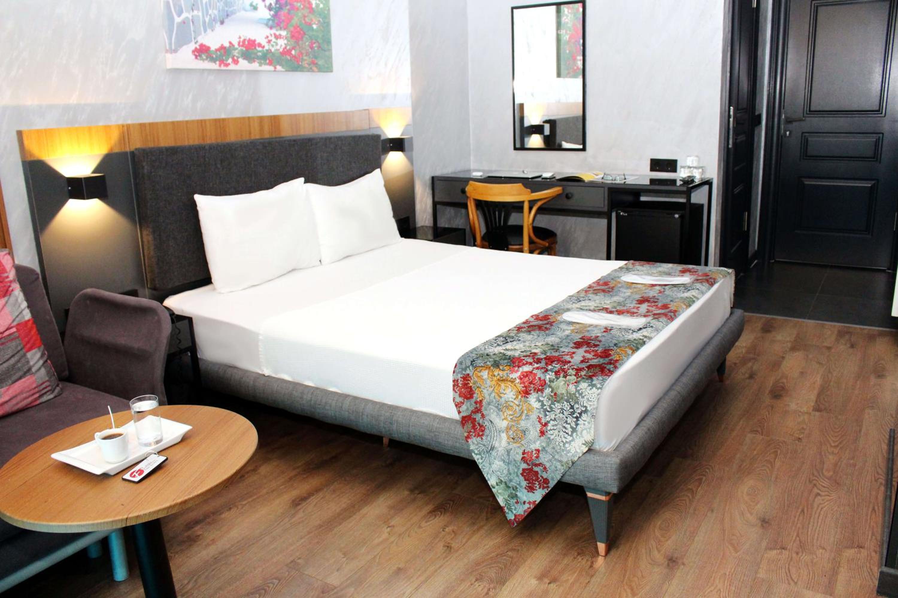 Deluxe Double or Twin Room photo 1