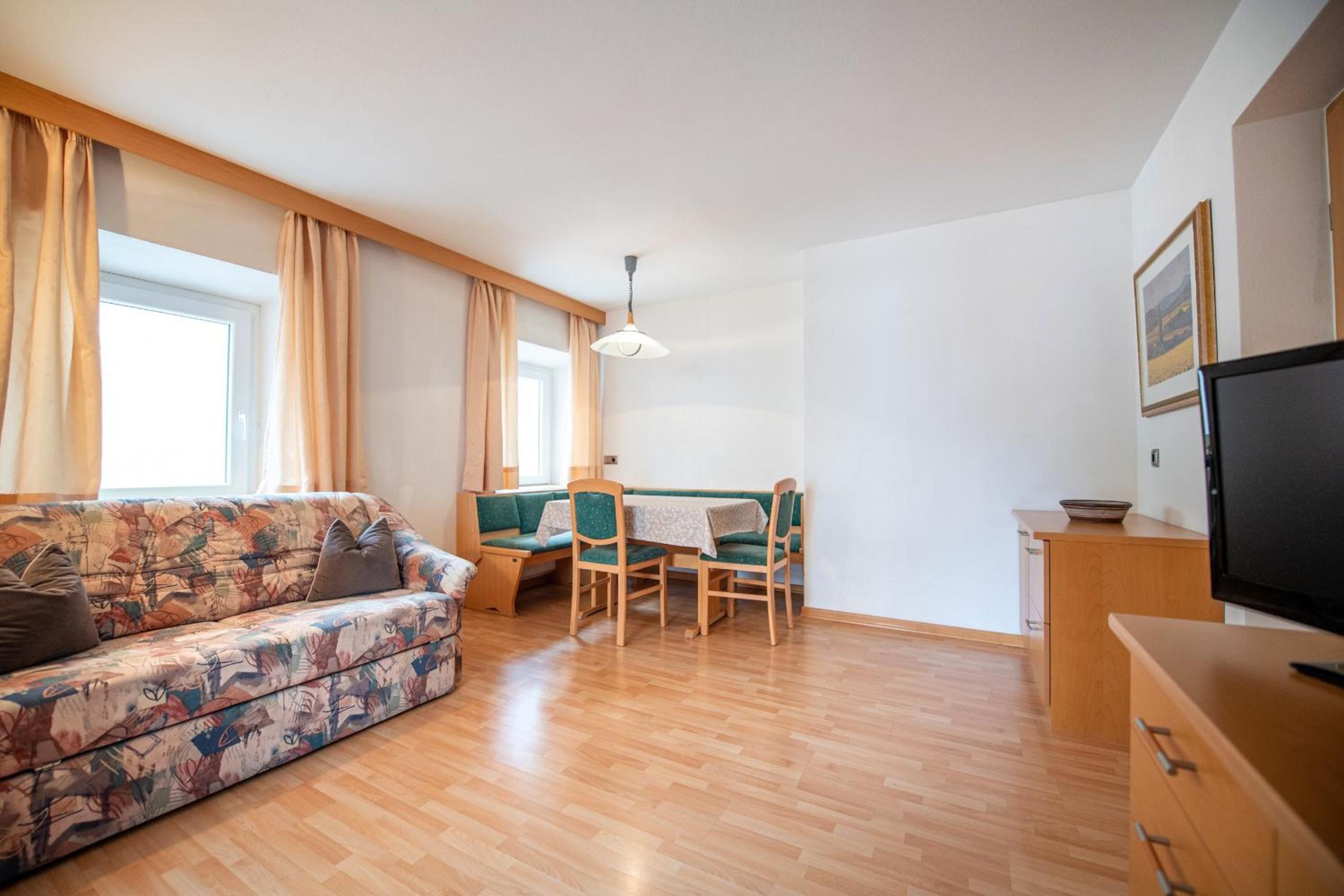 Apartment with Terrace photo 3