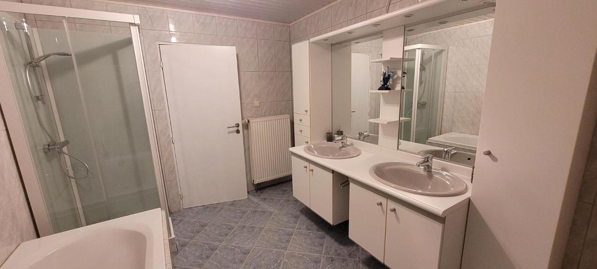 Four-Bedroom House photo 2