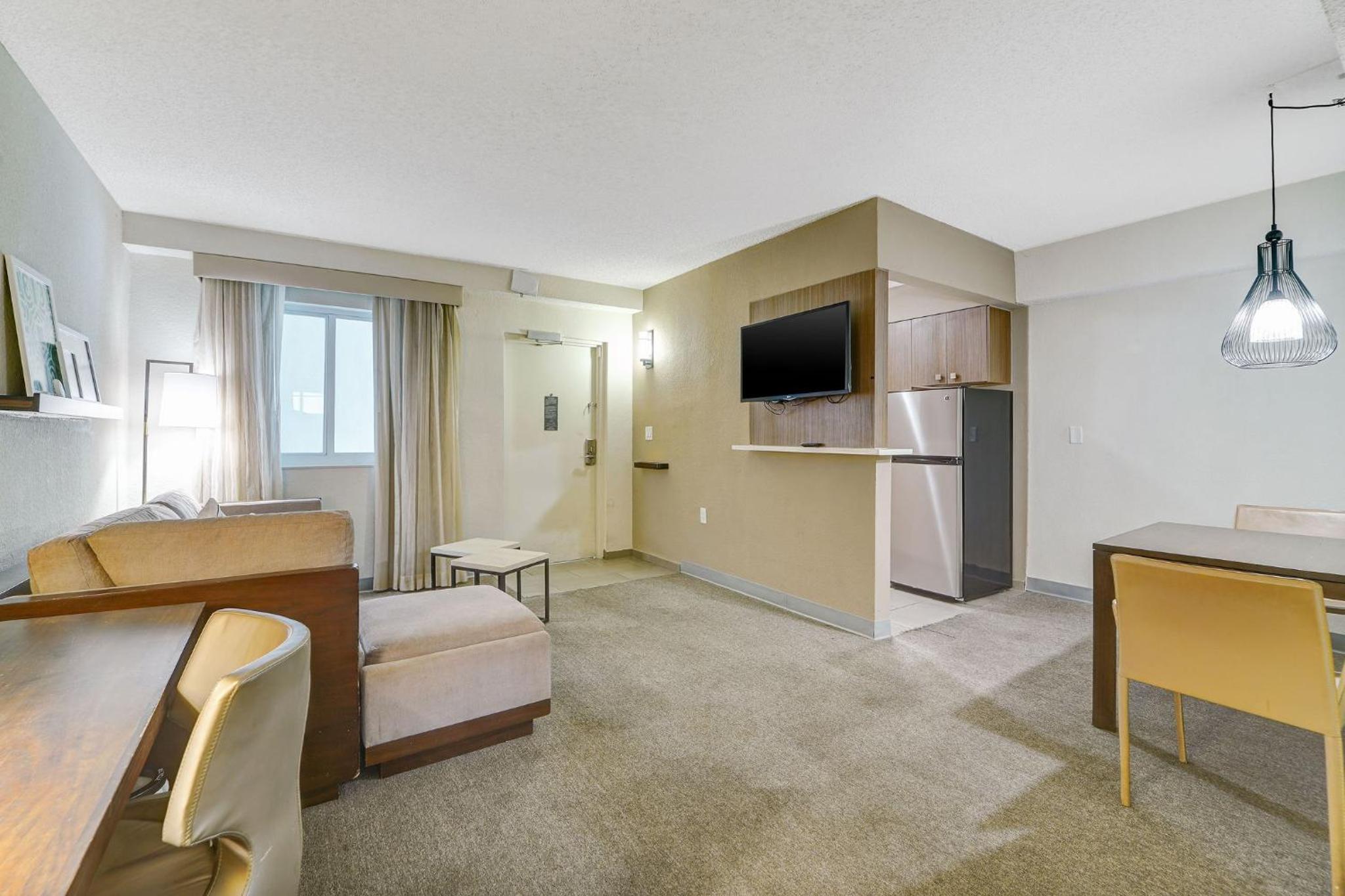 Apartment photo 2