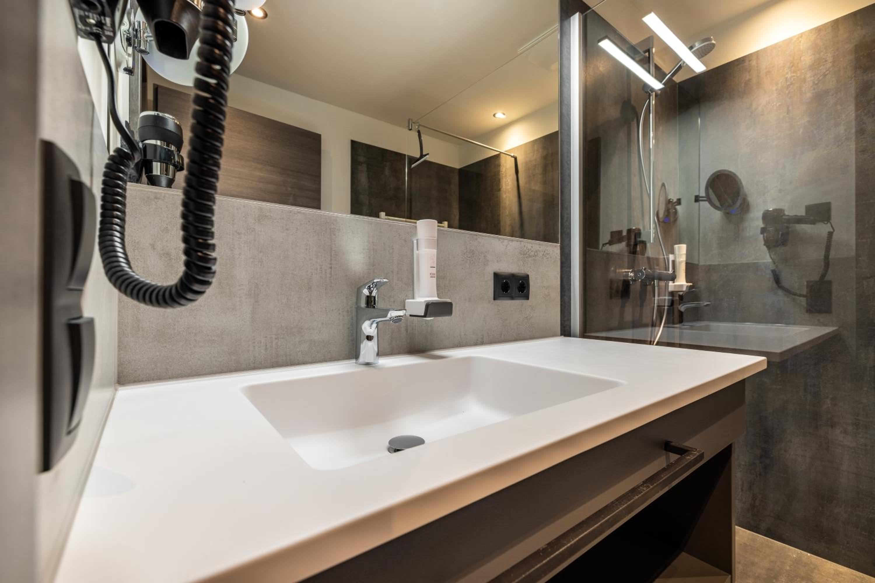 Family Room photo 2