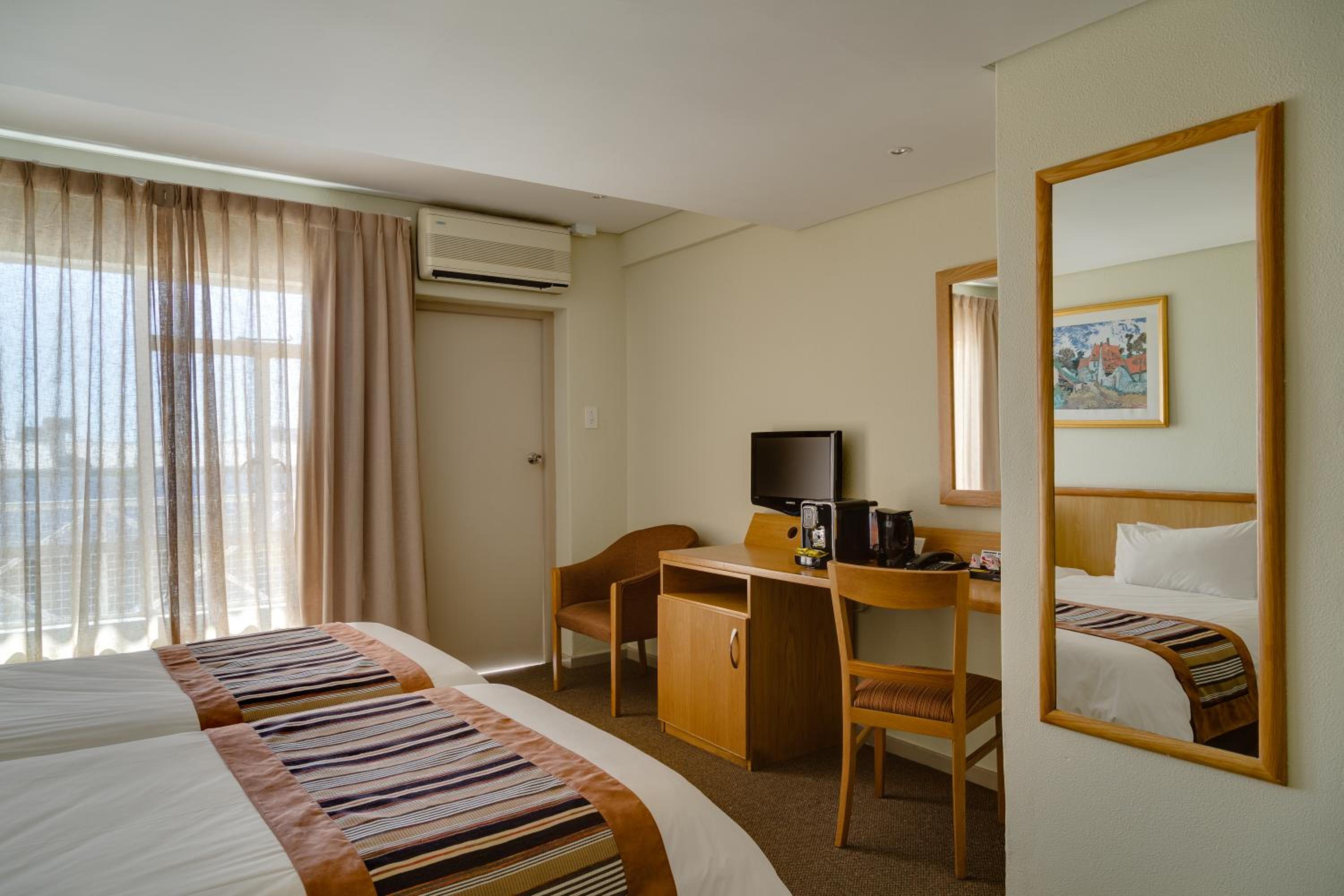 Standard Twin Room photo 2
