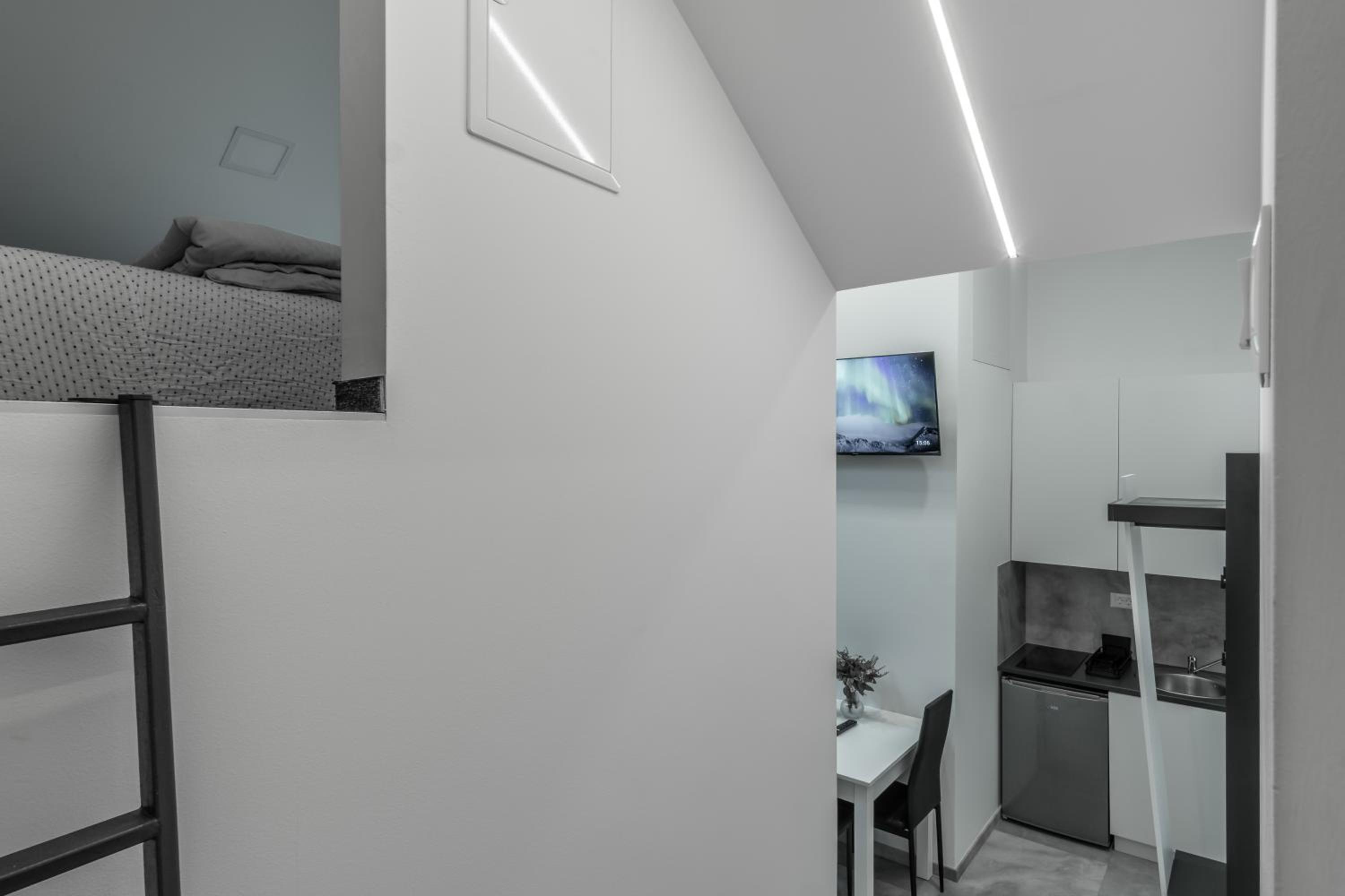 Duplex Apartment - Photo 9