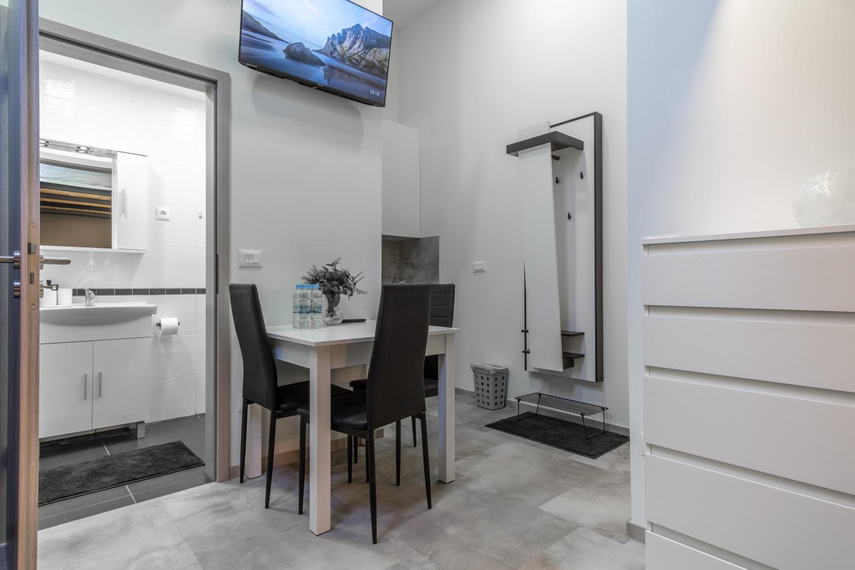 Duplex Apartment - Photo 4