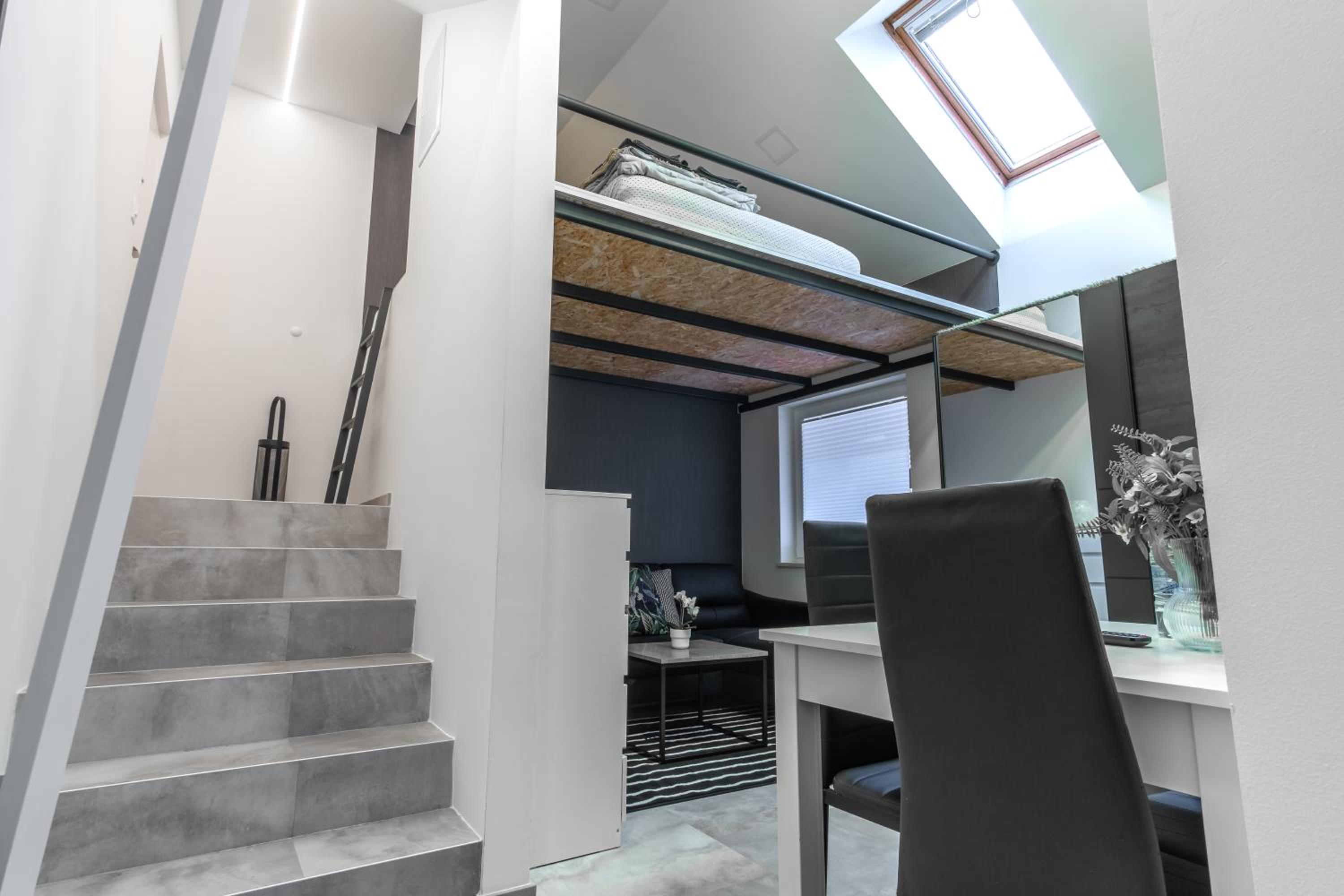Duplex Apartment - Photo 6