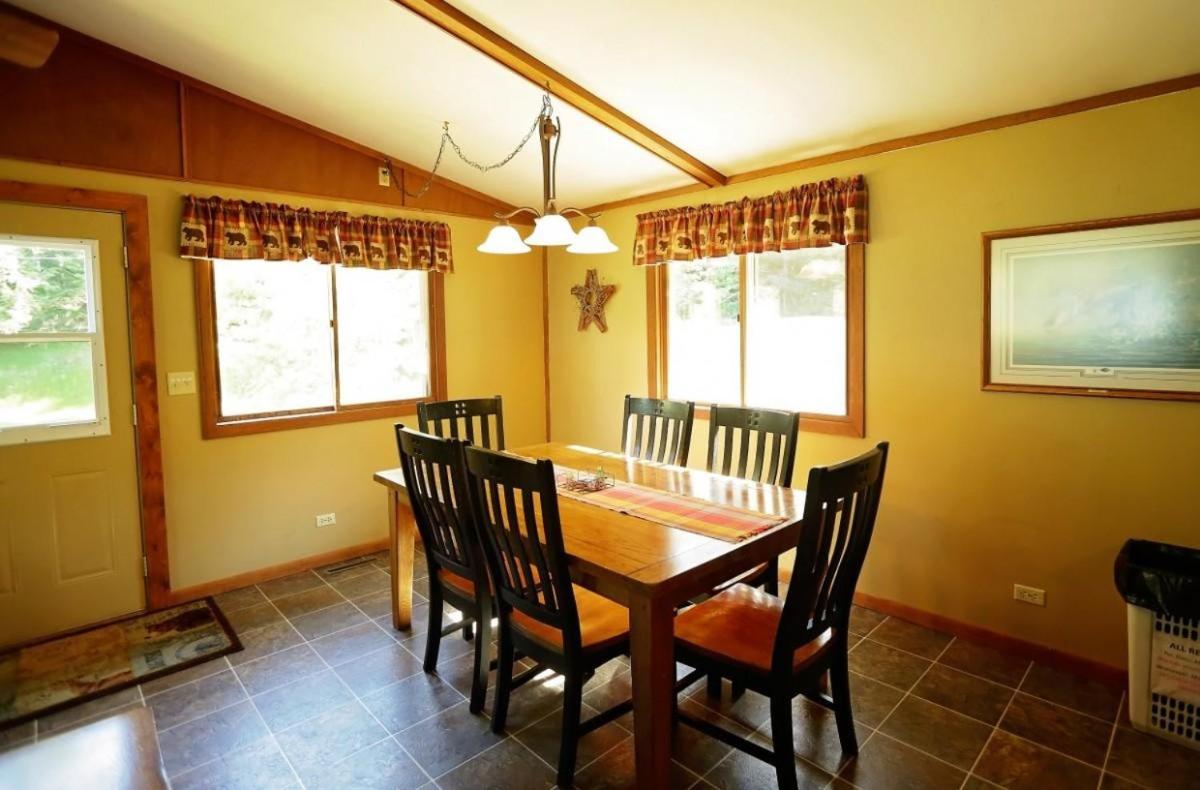 Four-Bedroom Holiday Home photo 3