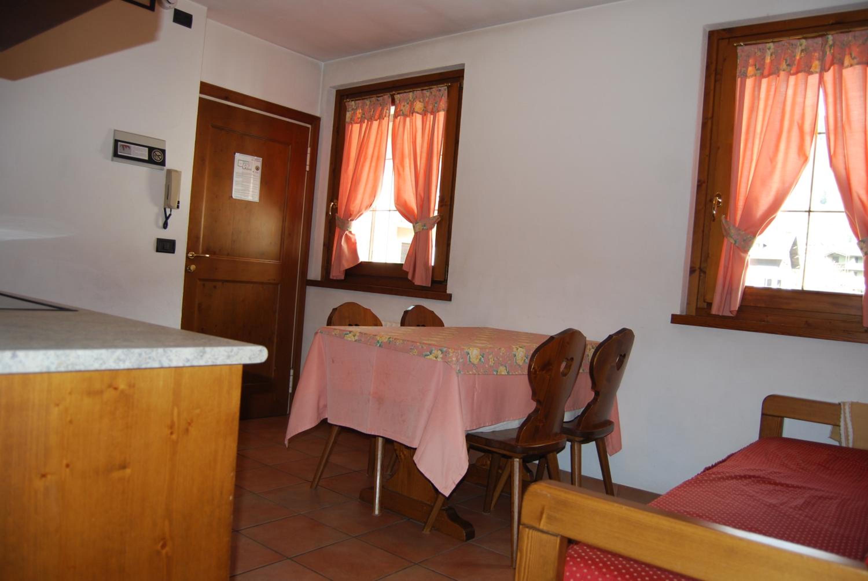 One-Bedroom Apartment (3 Adults) photo 3