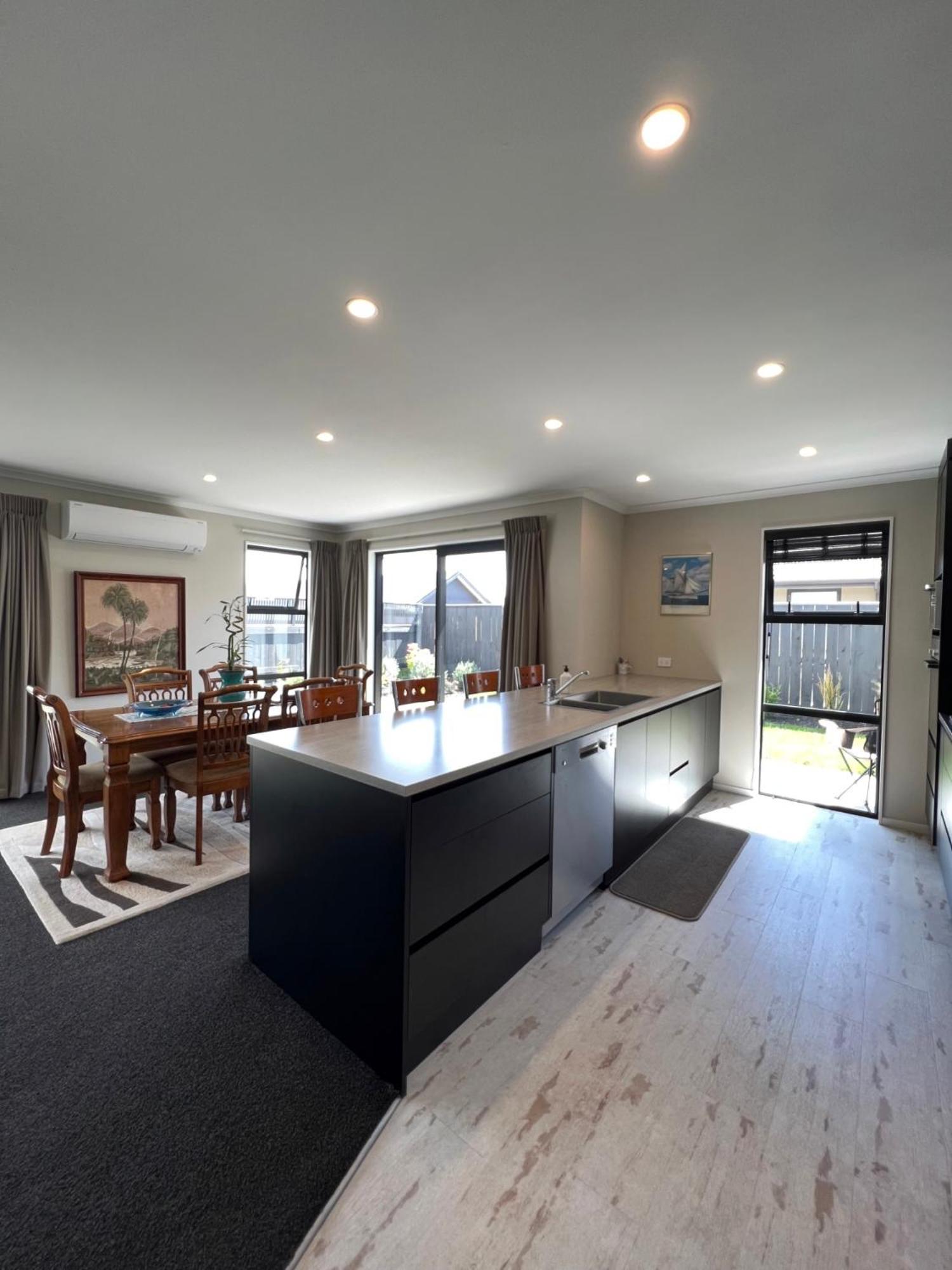 Four-Bedroom House photo 3