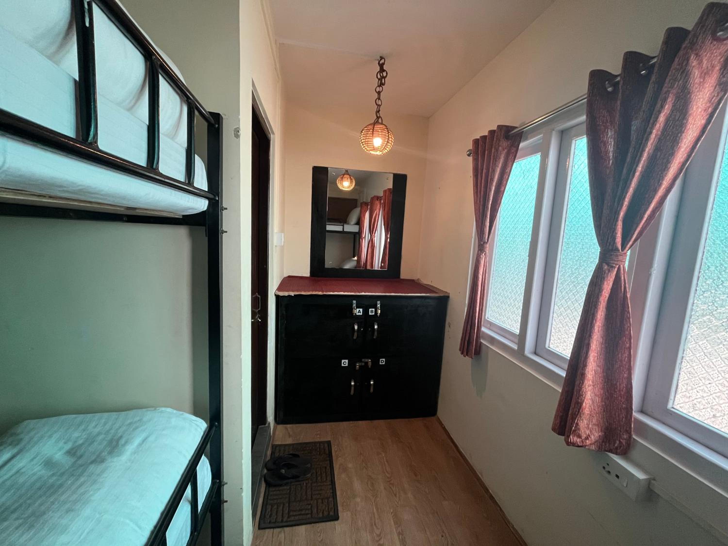 Bed in 4-Bed Female Dormitory Room photo 1