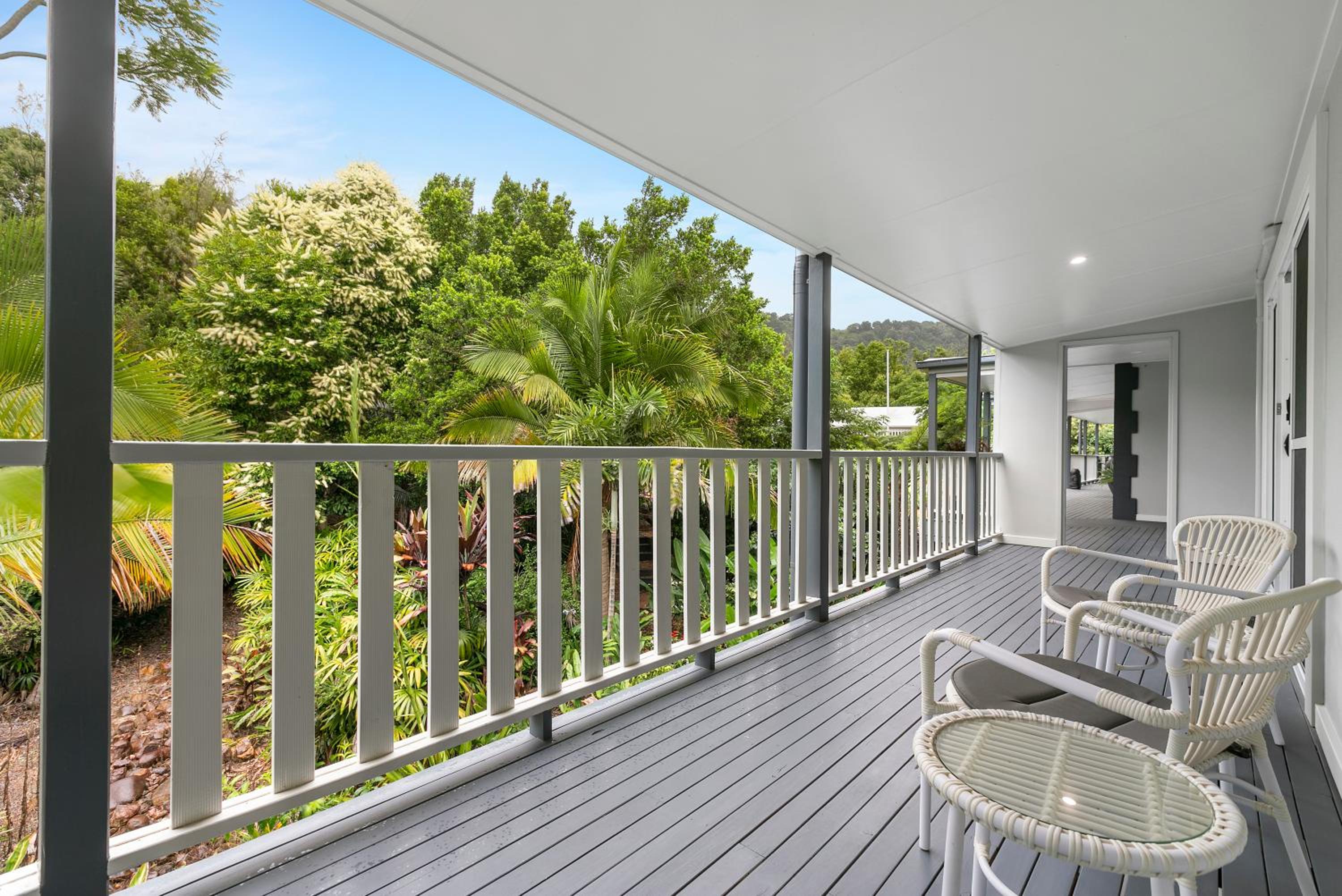 Junior Suite with Pool View photo 2