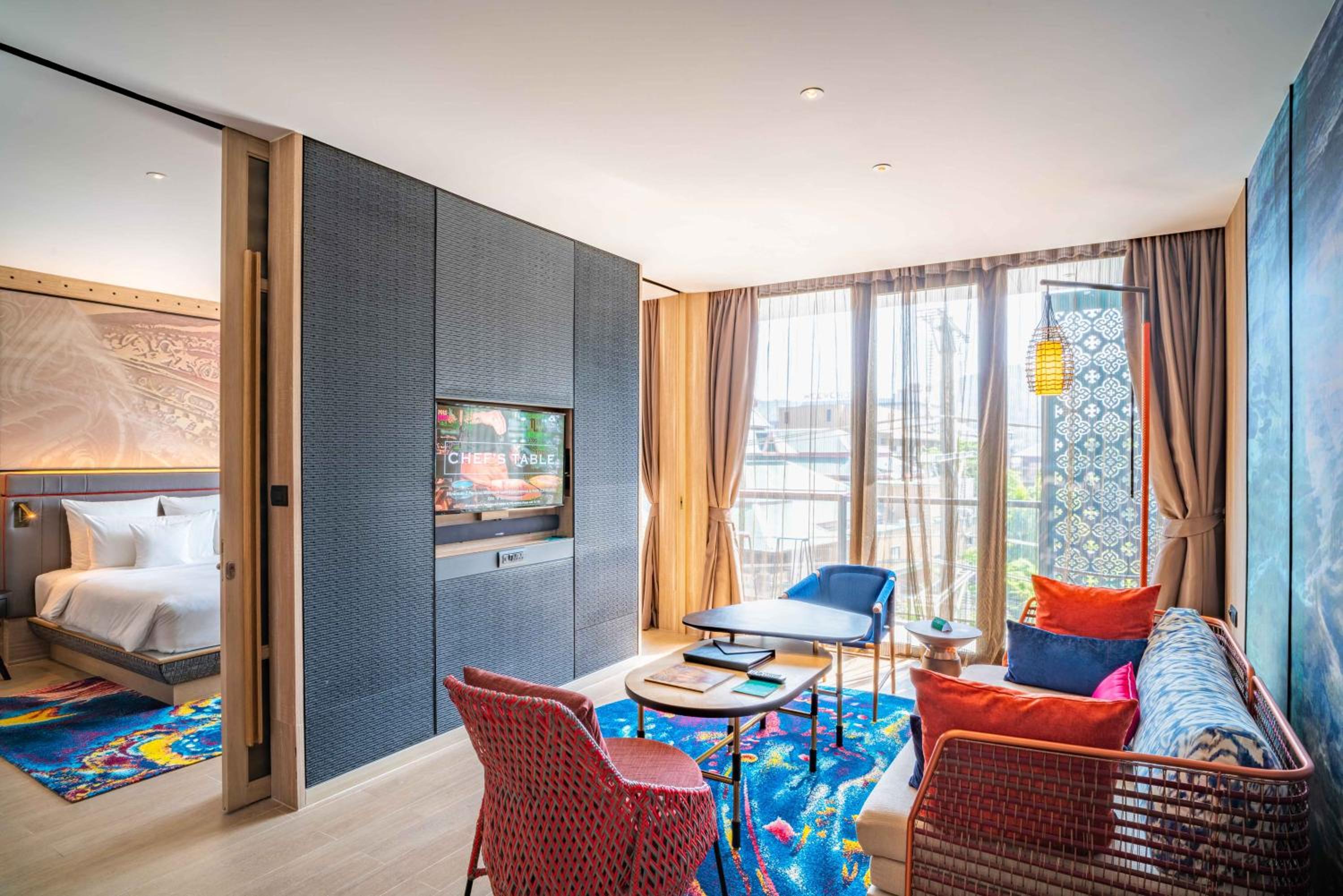 One-Bedroom Suite with City View photo 2