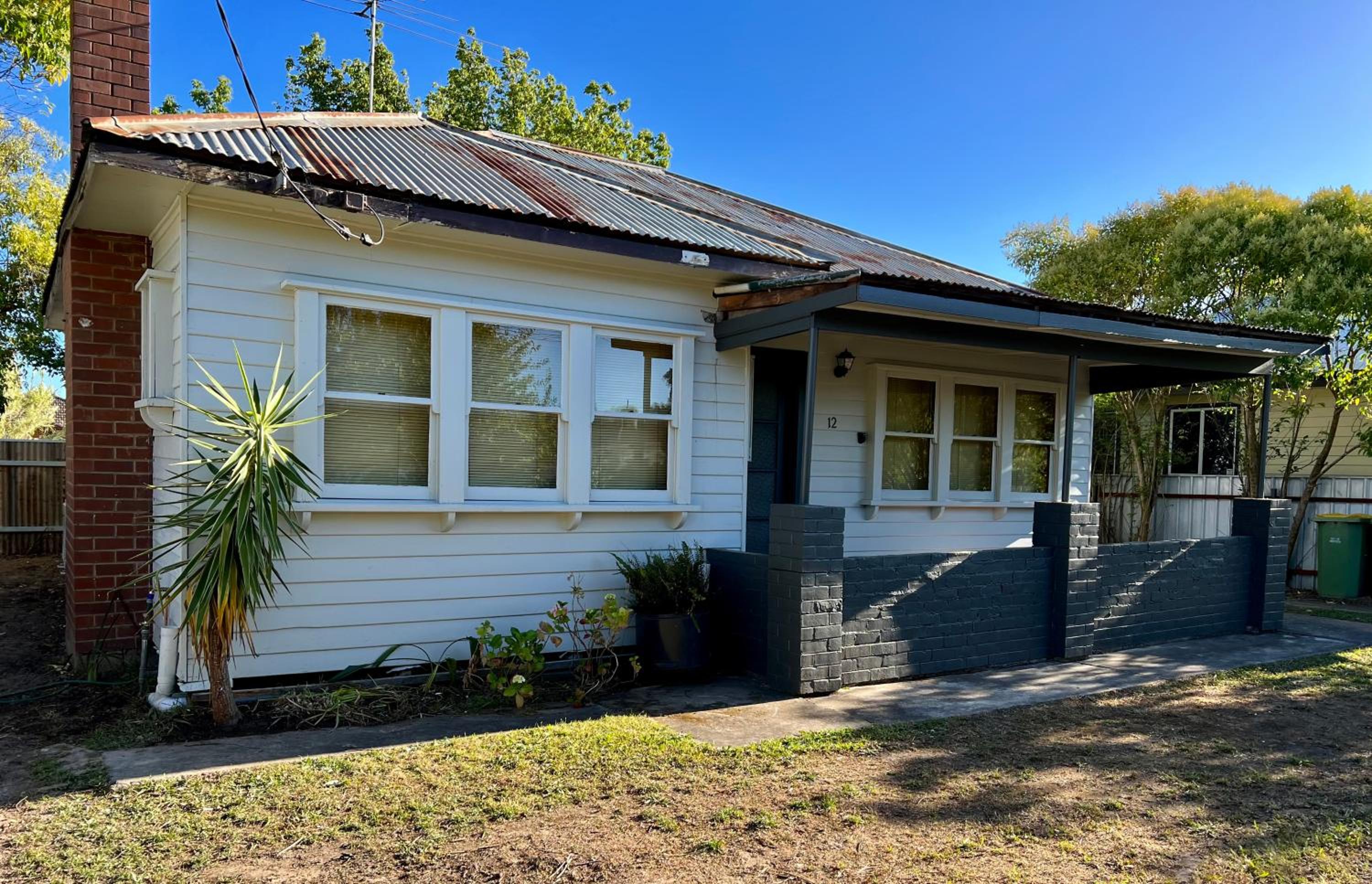 Three-Bedroom House photo 3